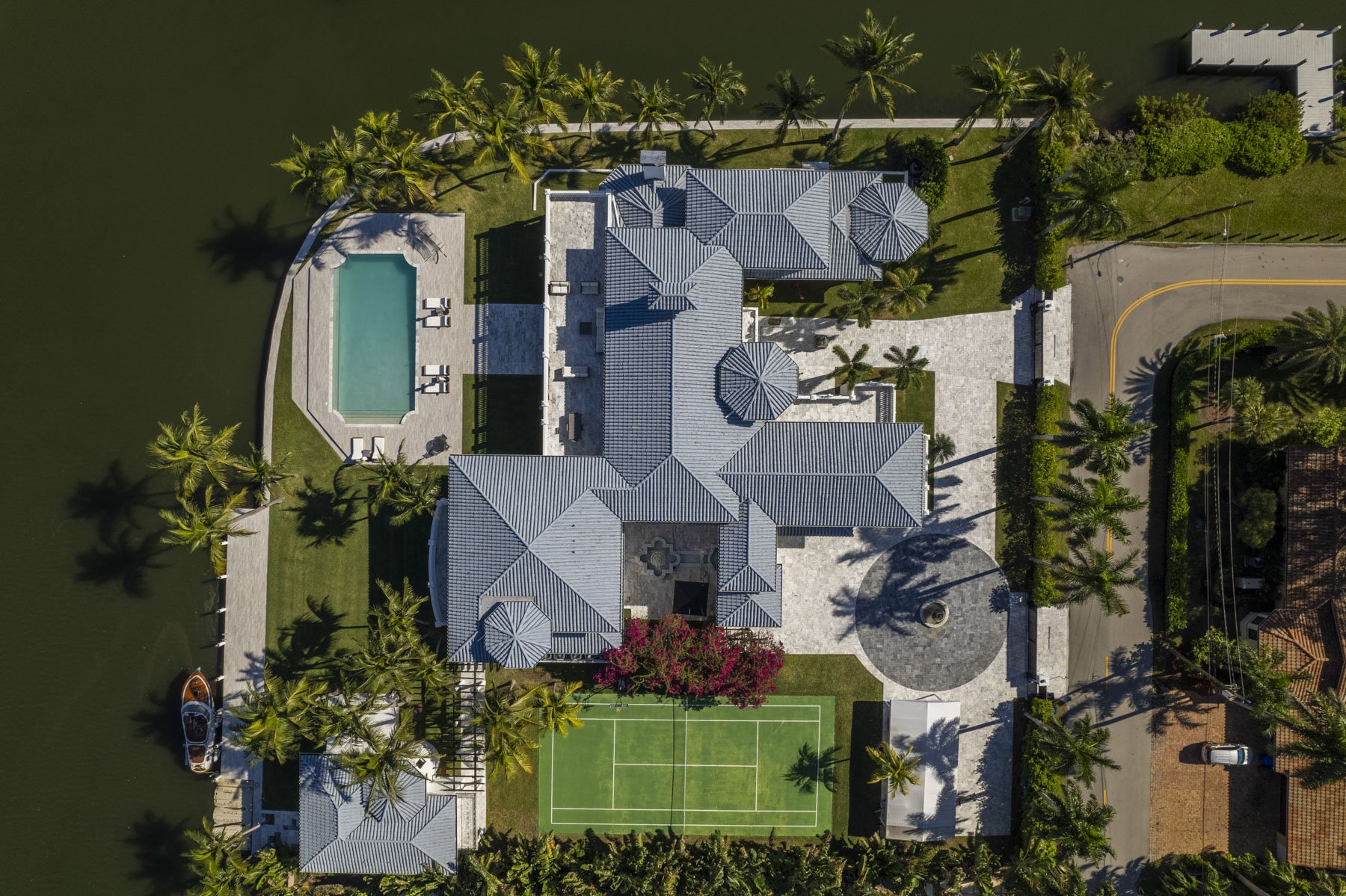 Master Brokers Forum: Check Out This Hollywood Waterfront Estate Asking $16.5 Million 52.jpg