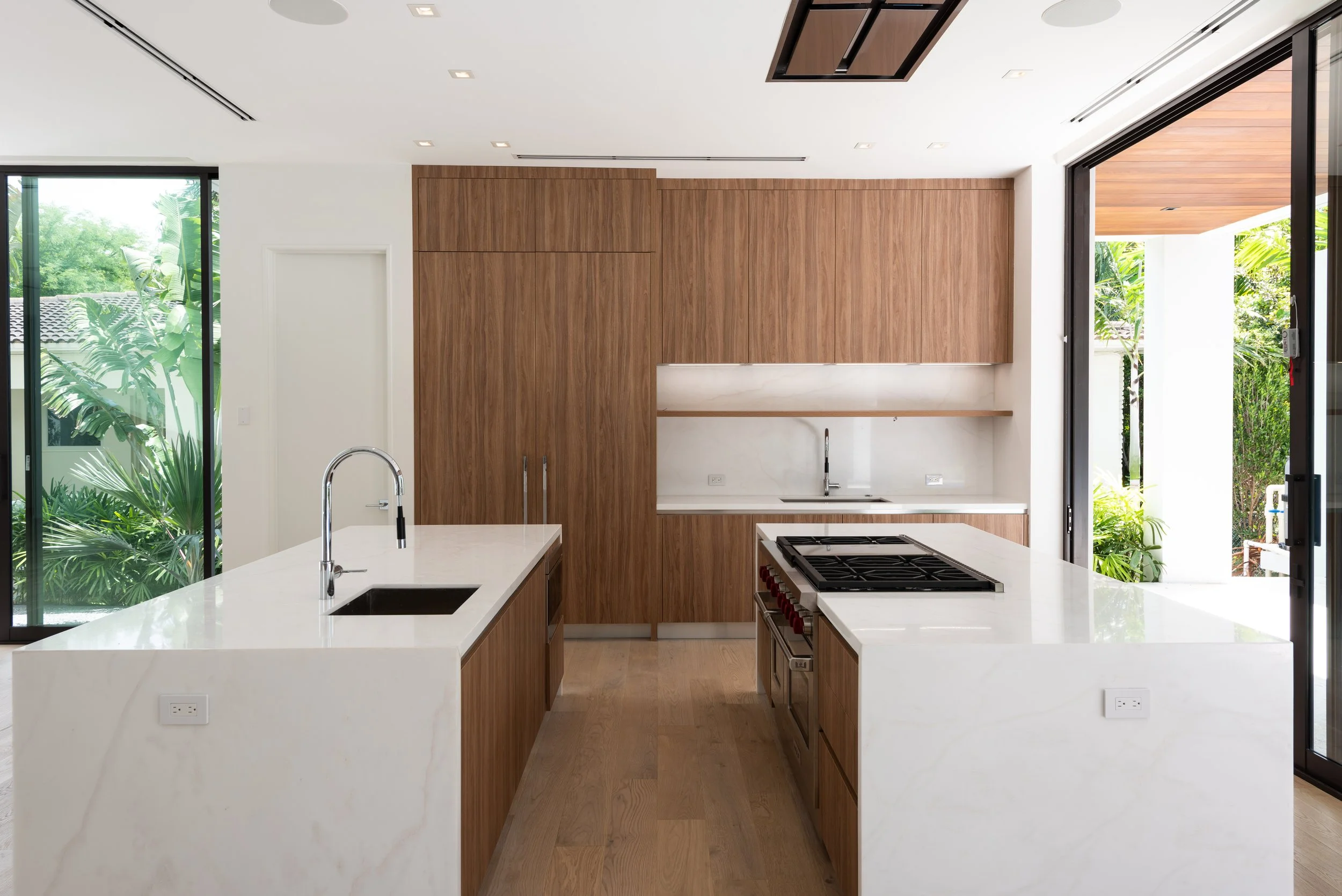 NBA Star Tim Hardaway Jr. Buys Non-Waterfront North Bay Road Home Built By Todd Michael Glaser For $9.15 Million13.jpg