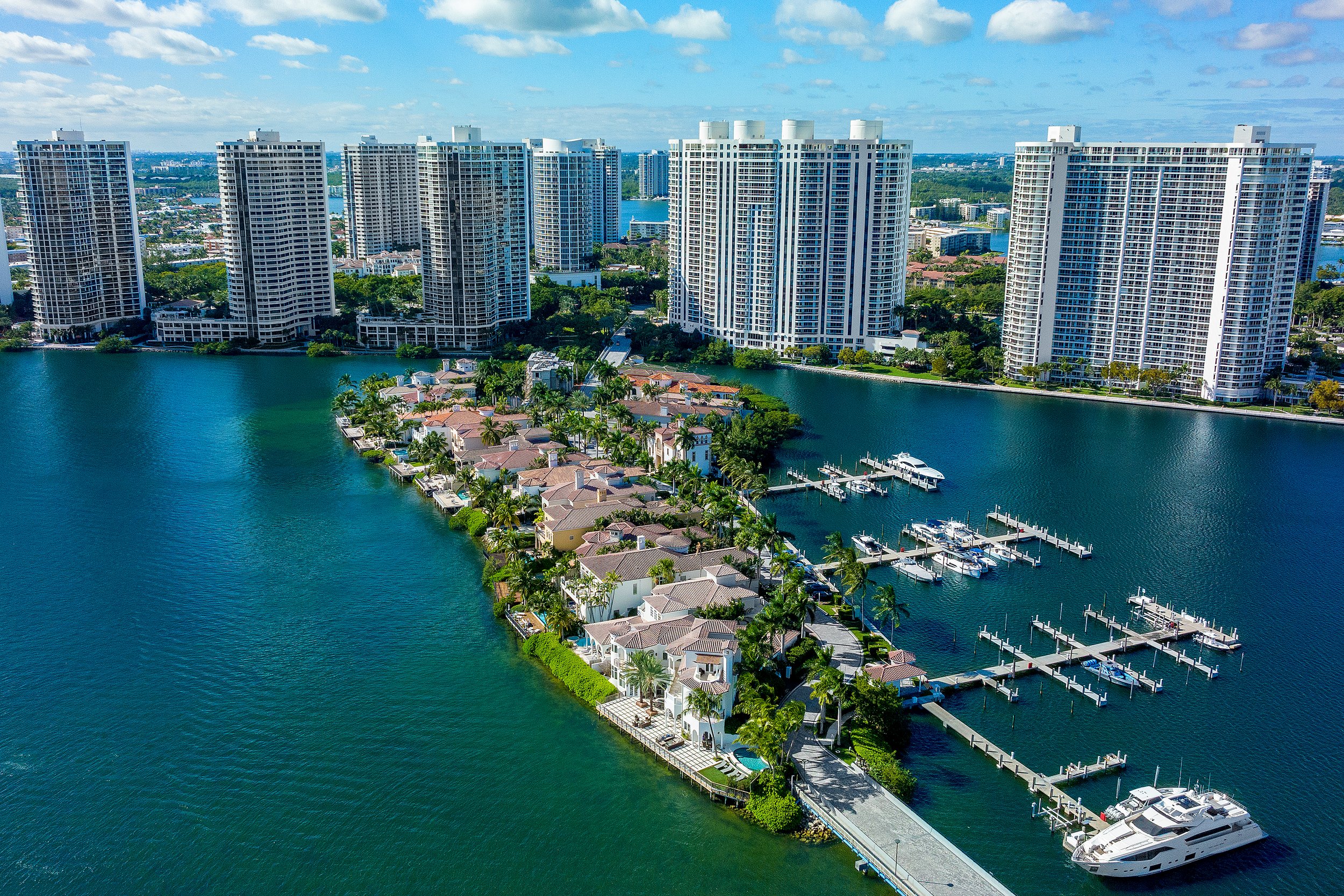 Aventura Home In The Exclusive Island Estates Trades For Record $11.9 Million 5.jpg