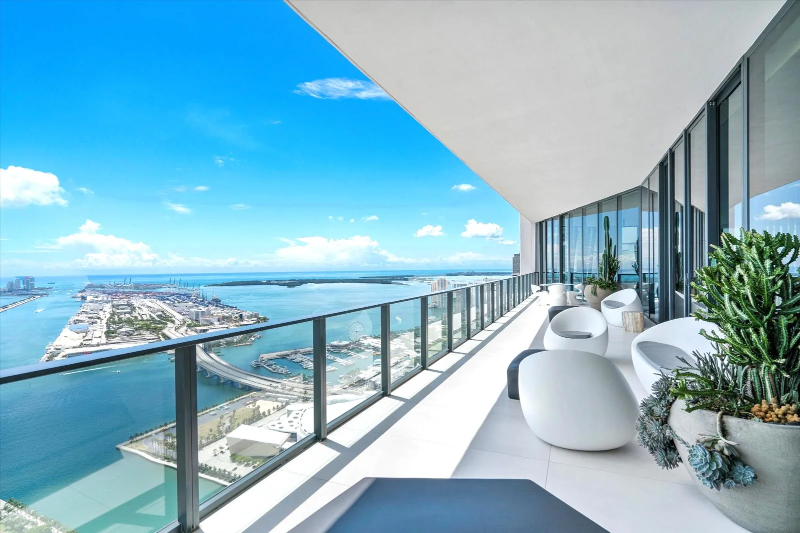 Step Inside A Full Floor Penthouse At The Zaha Hadid-Designed One ...