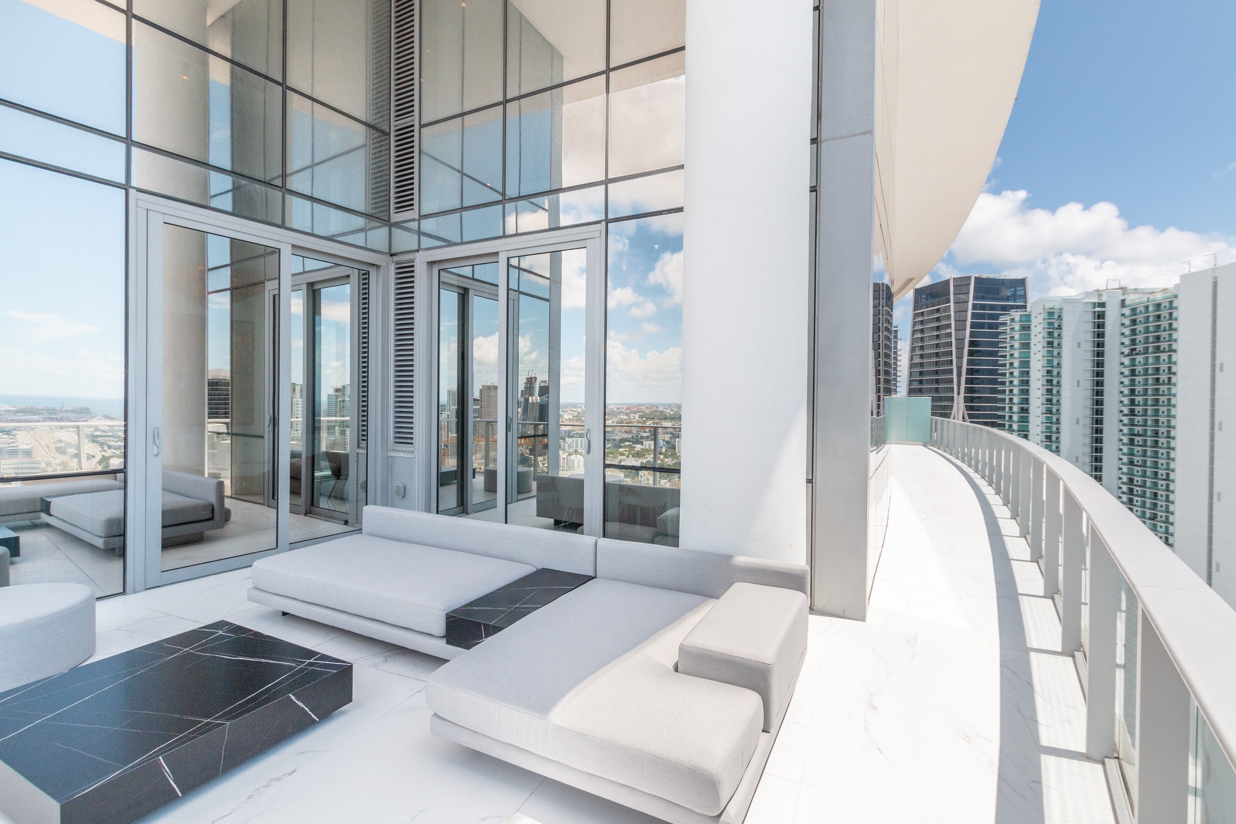 Step Inside A Sky-High Ultra-Luxe Penthouse At PARAMOUNT Miami Worldcenter For Rent Asking $40K Per Month ALTARA Properties Scott Lawrence Porter 1.35.jpg