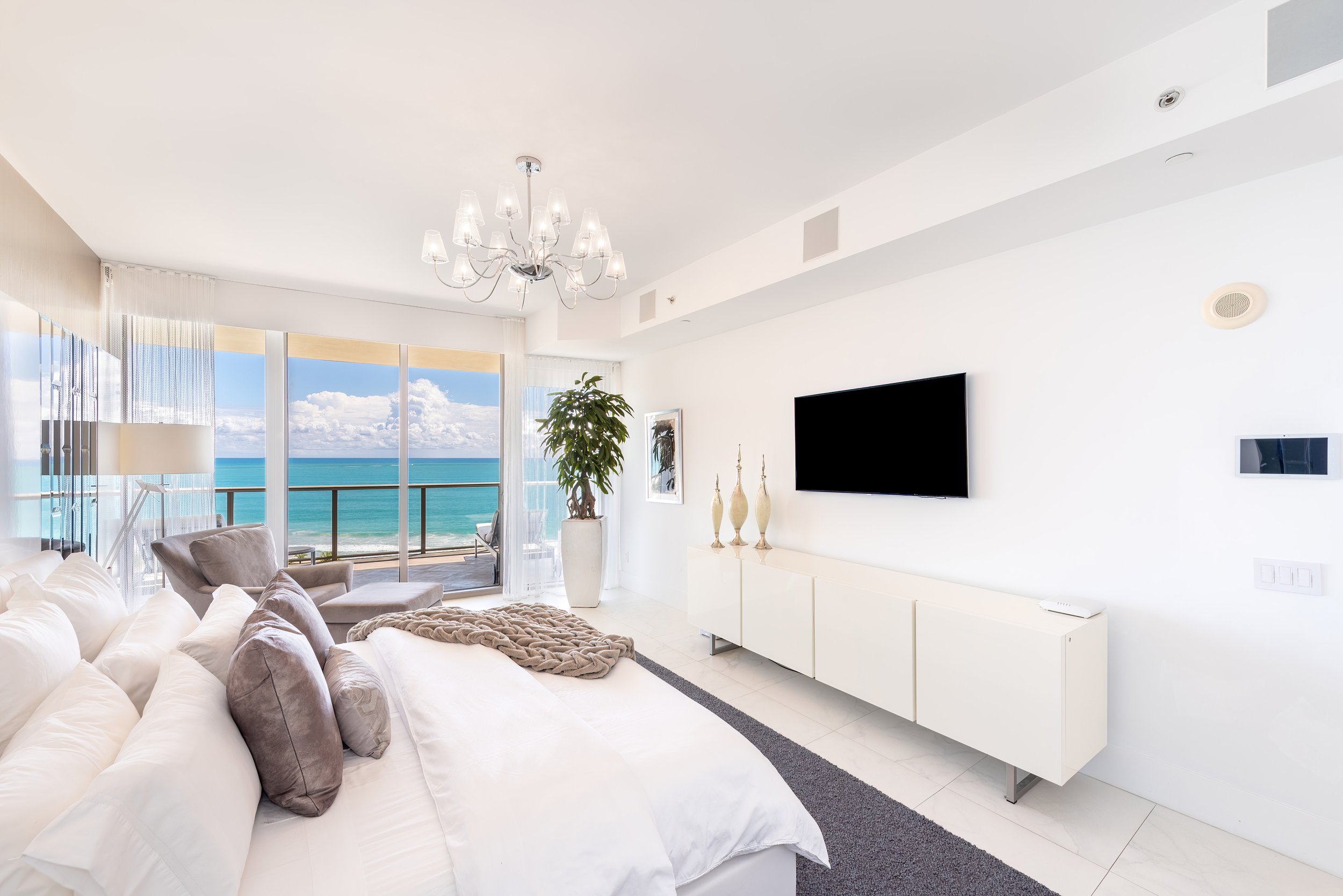 Master Brokers Forum Listing: See The Views From This Beachfront Condo In St. Regis Bal Harbour Asking $10.995 Million 19.JPG