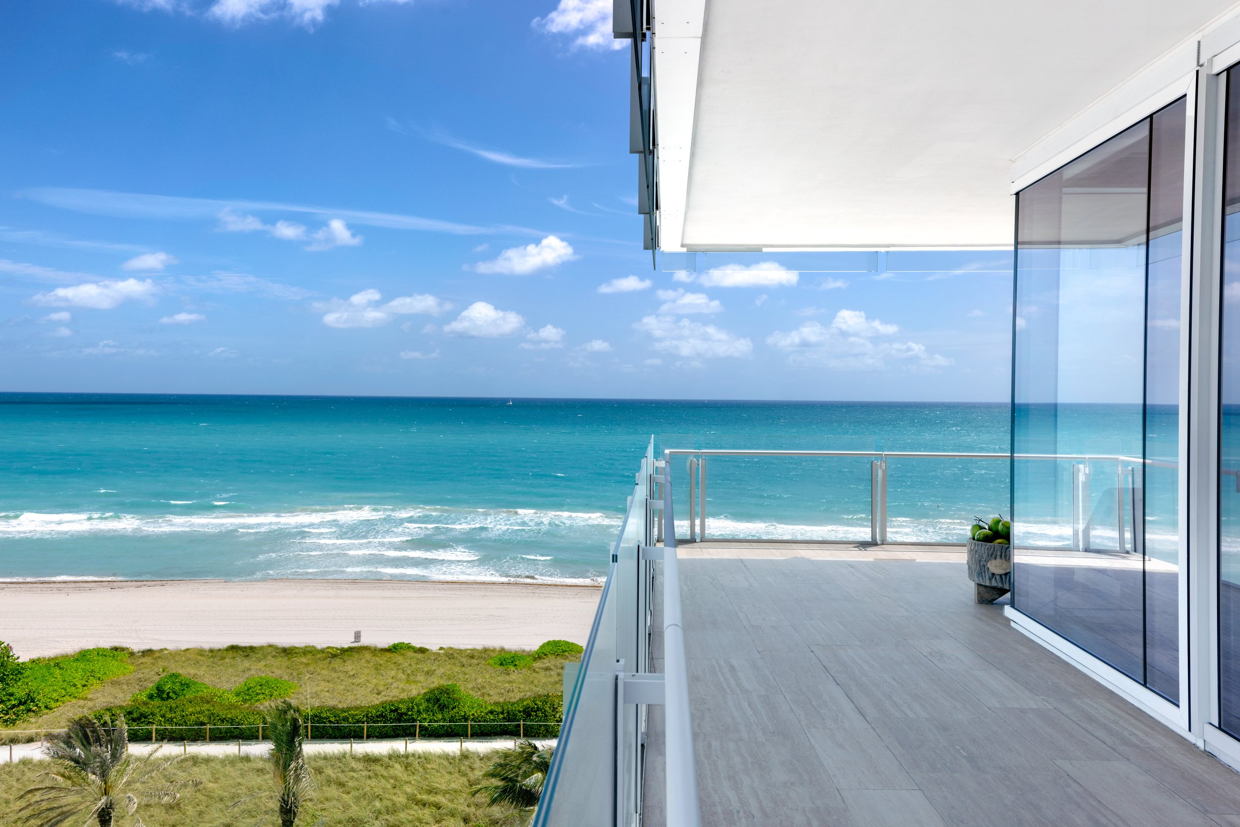 Check Out This Lavish Condo With Custom Wave Ceilings Asking $37 Million At Four Seasons at The Surf Club In Surfside 8.jpg