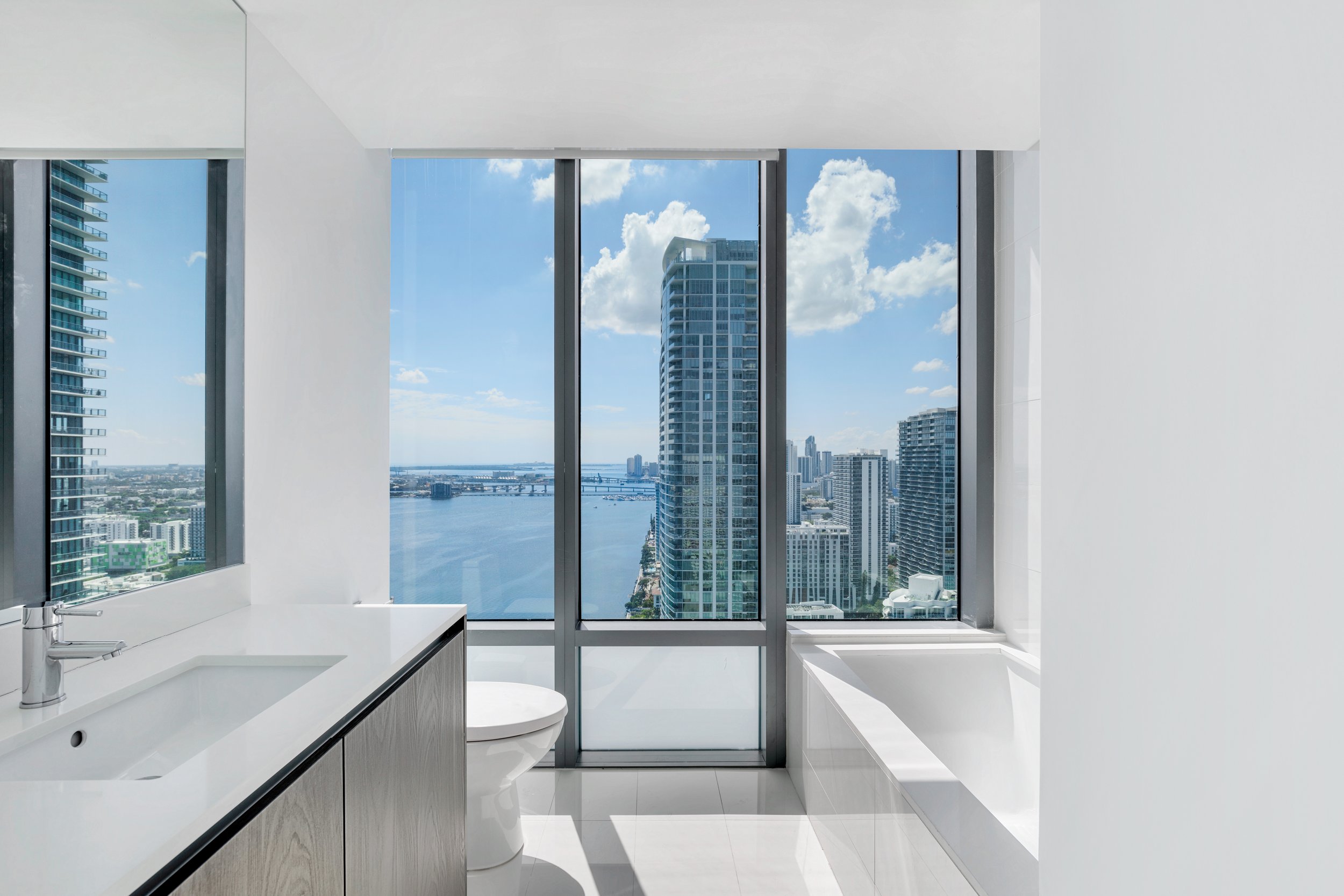 Check Out The Views From This Bayfront Sky Residence at One Paraiso Asking $1.925 Million 4.jpg