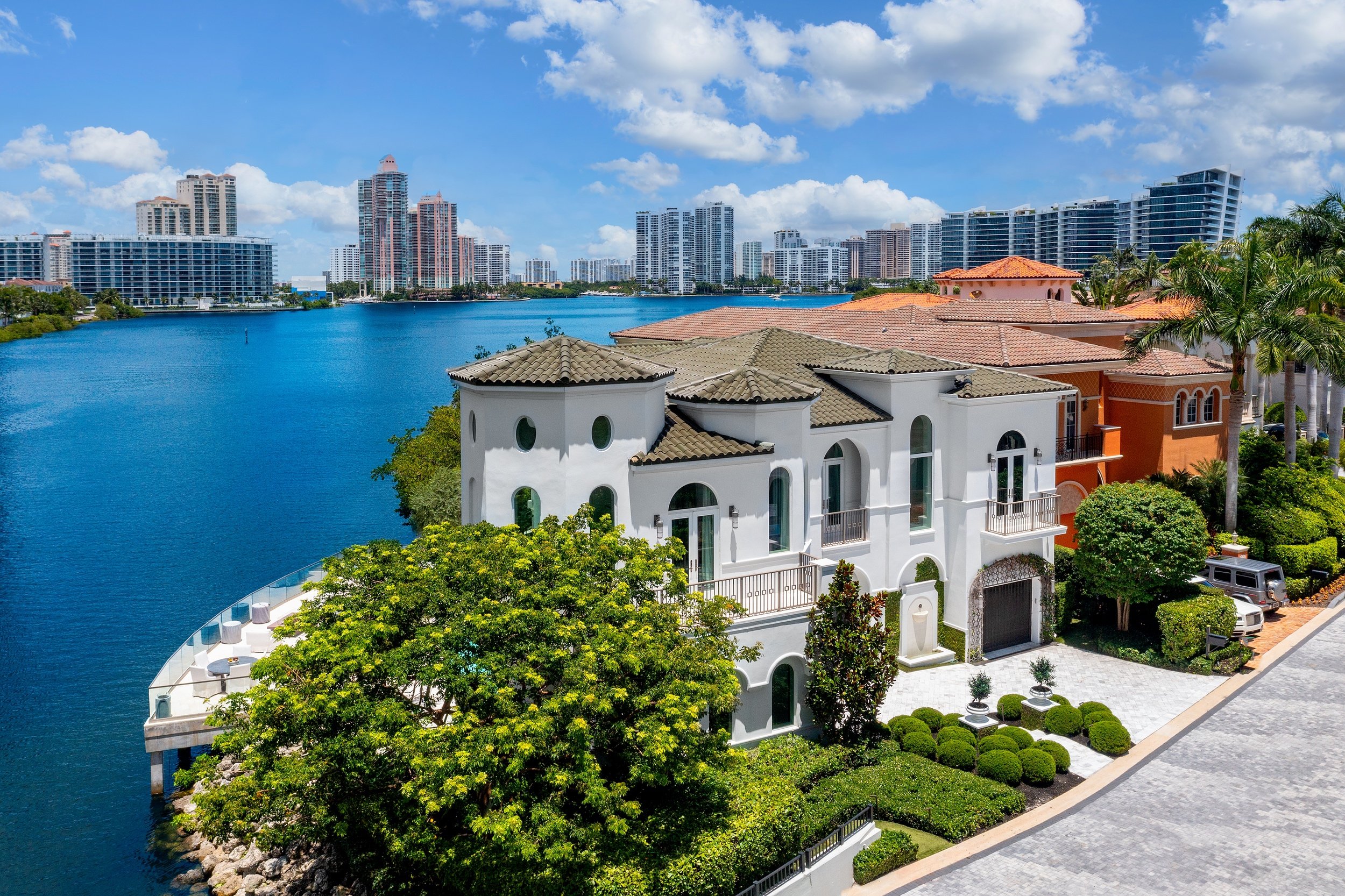 Ramon Pacheco-Designed Island Estates Waterfront Home Trades For Record $8.65 Million 11.jpg