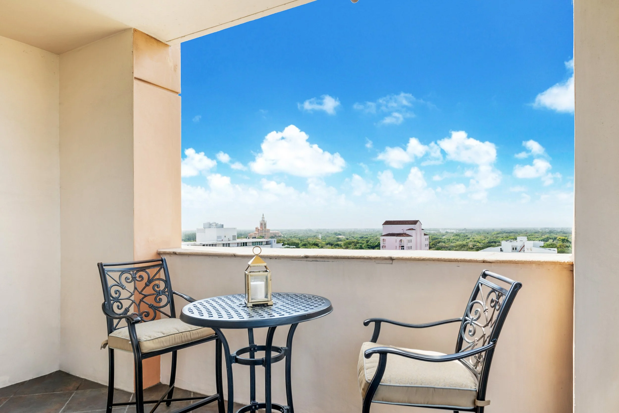 Master Brokers Forum Listing: Check Out This Full-Floor Coral Gables Sky Home Asking $3 Million 17.jpg
