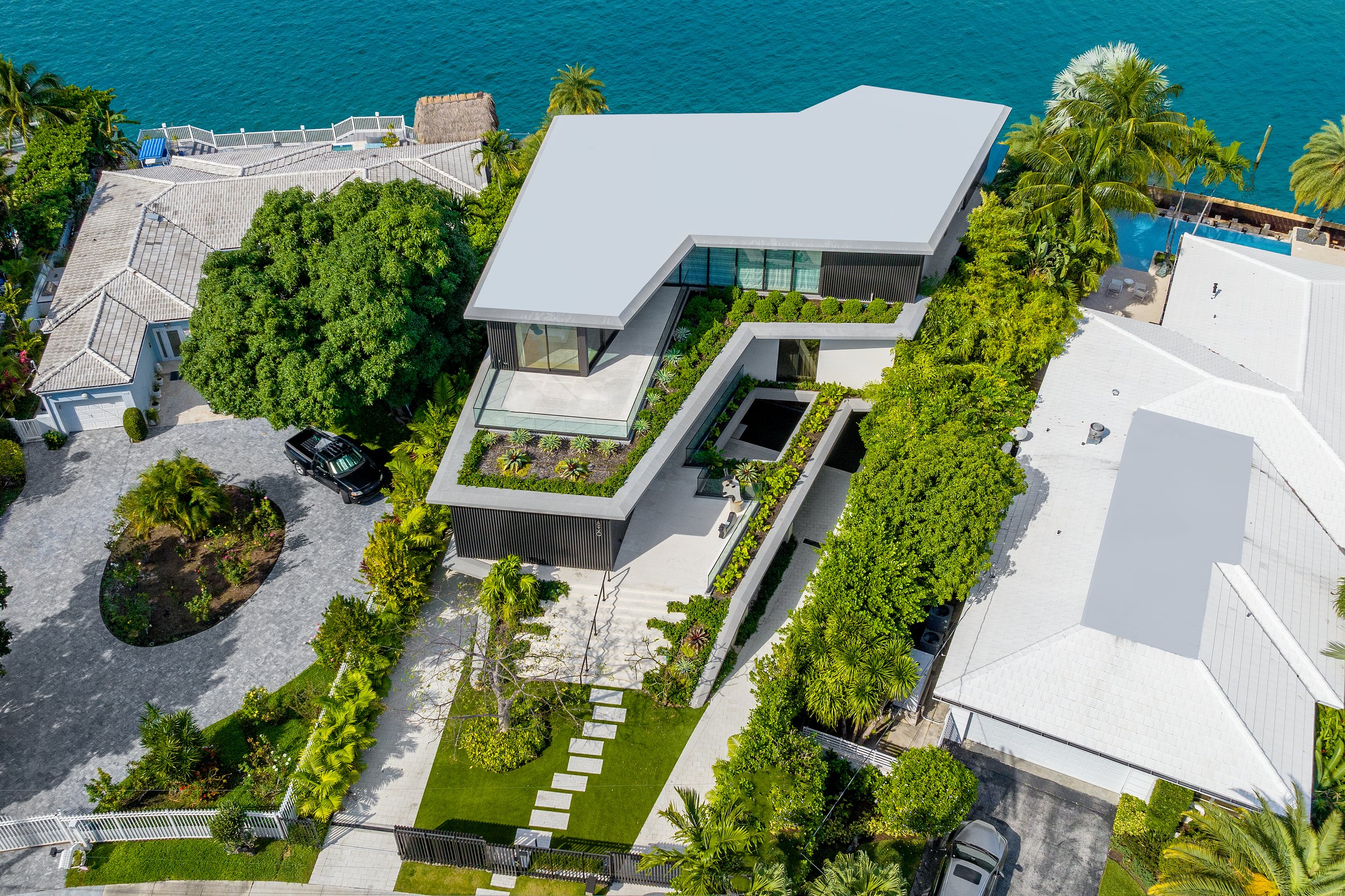 Bahamian Casino Mogul Sells DOMO-Designed Miami Beach Mansion Developed by Todd Michael Glaser For $28 Million 1.jpg