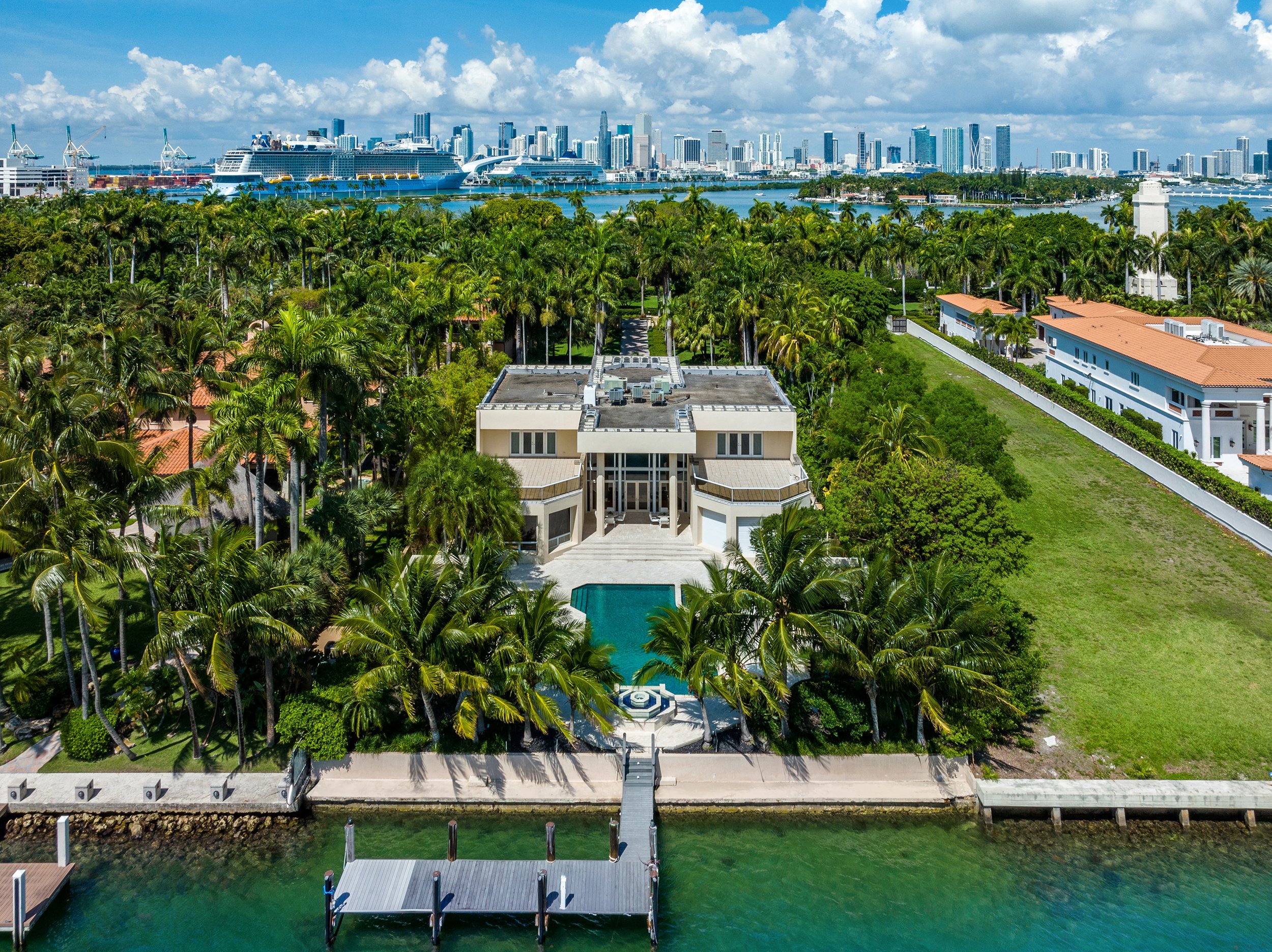 Look Inside This Lavish Waterfront Star Island Estate Which Just Hit The Market For $37.5 Million 27.jpg