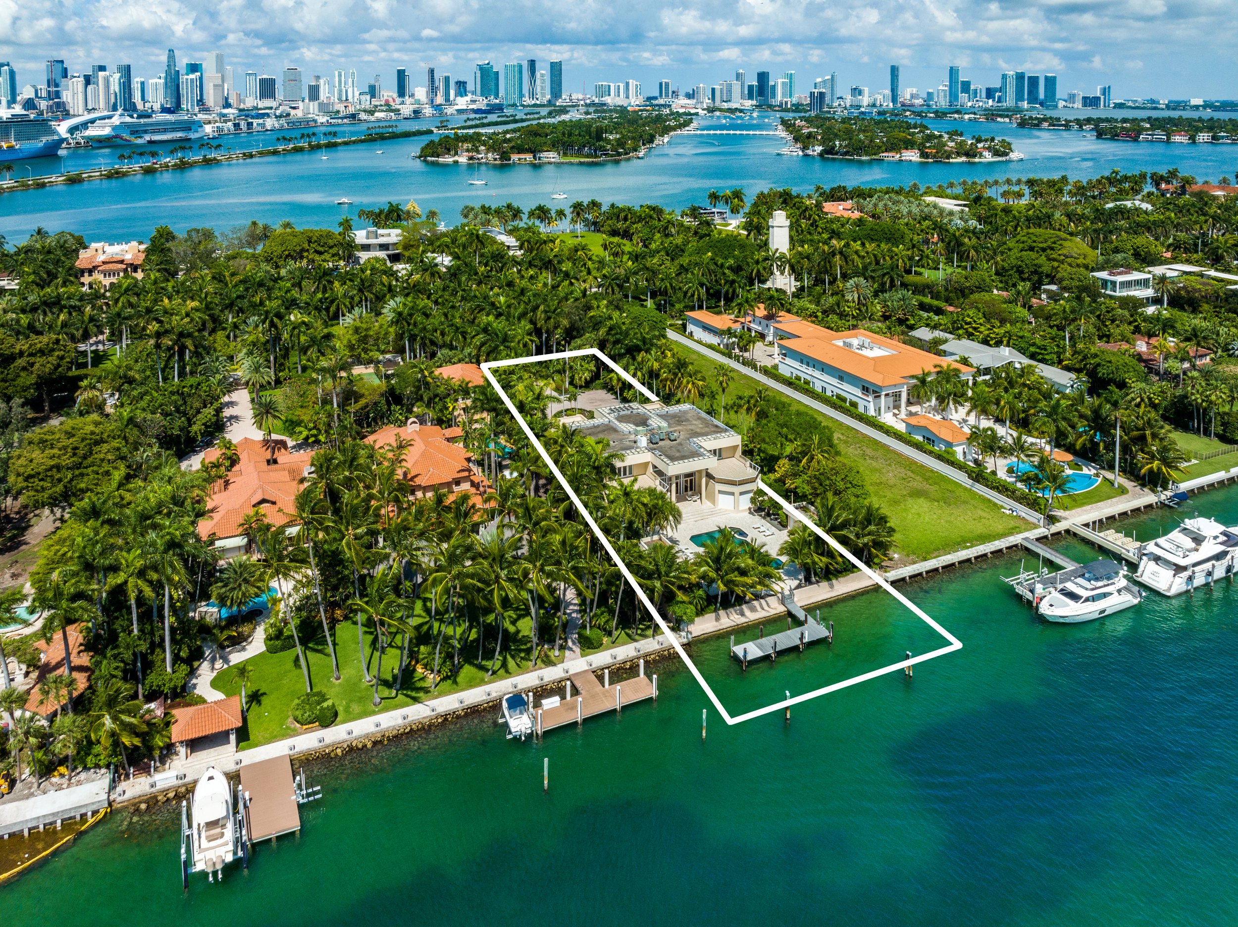 Look Inside This Lavish Waterfront Star Island Estate Which Just Hit The Market For $37.5 Million 29.jpg