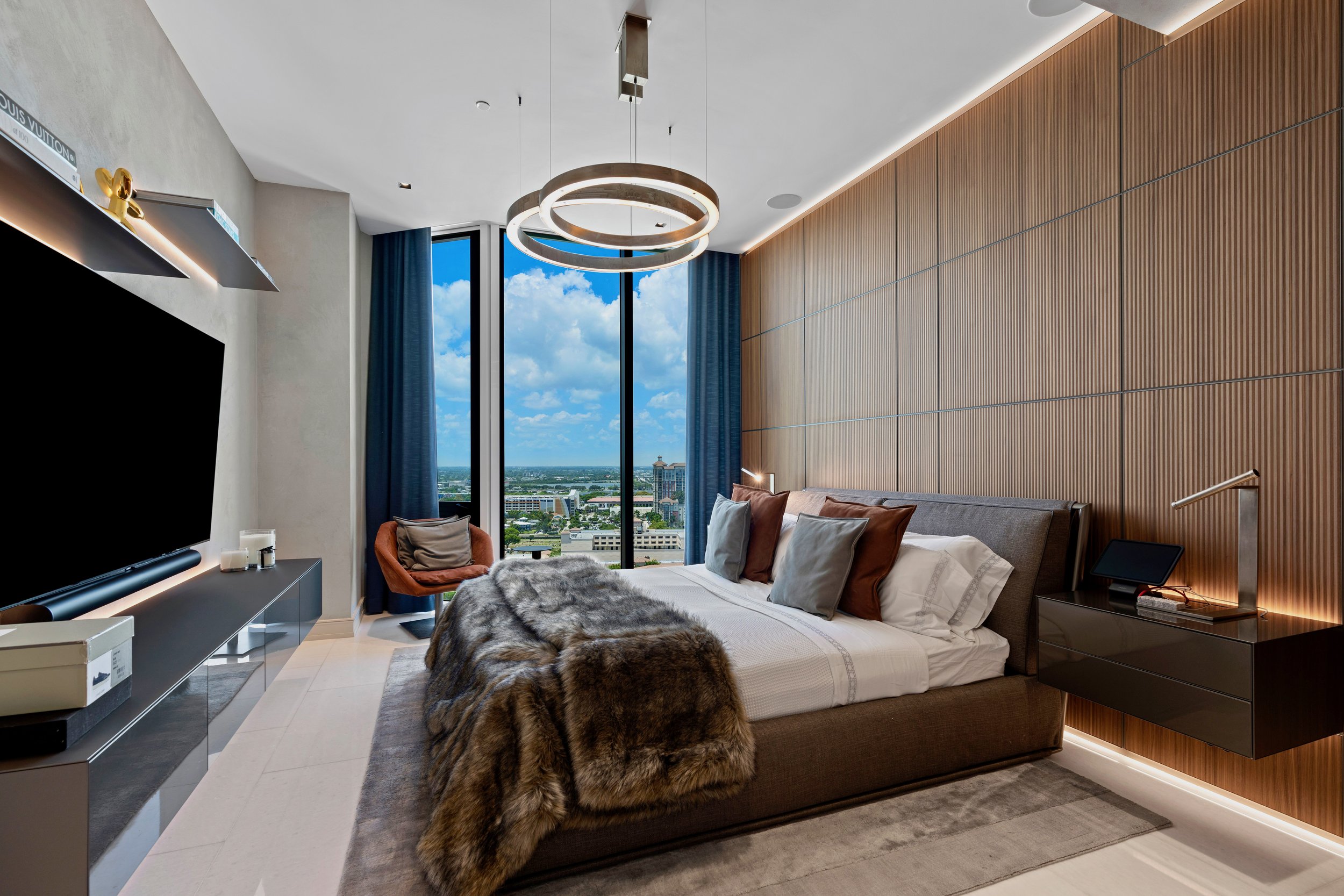 Step Inside An Ultra-Luxe Condo At The Bristol In West Palm Beach Asking $23.9 Million, Over $4,600 Per Square Foot 18.jpg