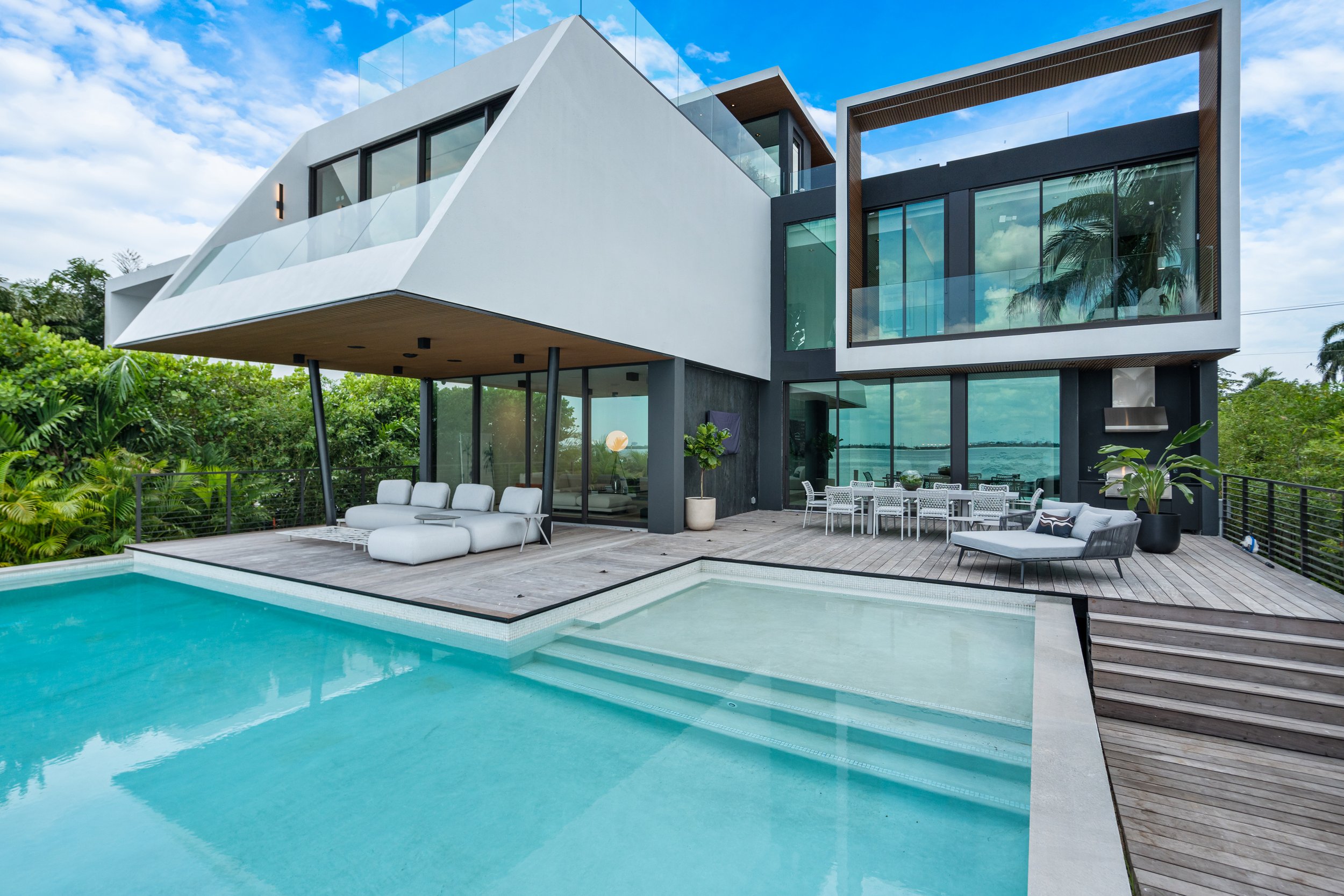 Venetian Islands Waterfront Contemporary Spec Home 'Villa Marco' Hits Market For $23.5 Million26.jpg