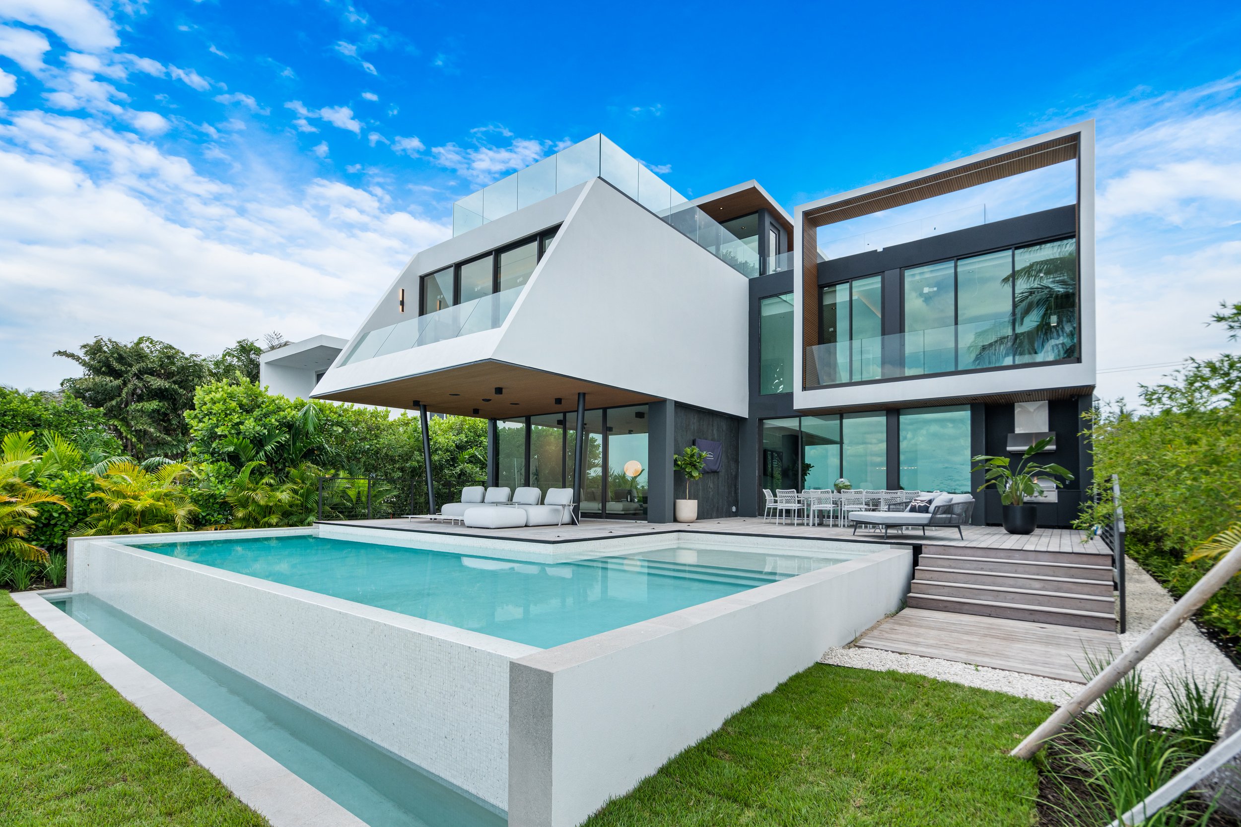 Venetian Islands Waterfront Contemporary Spec Home 'Villa Marco' Hits Market For $23.5 Million25.jpg