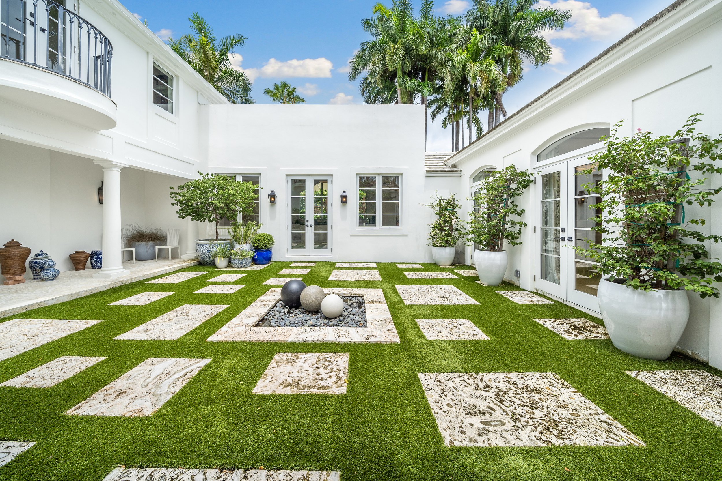 Tory Burch Co-Founder Lists Lavish Miami Beach Estate For $49 Million 14.jpg