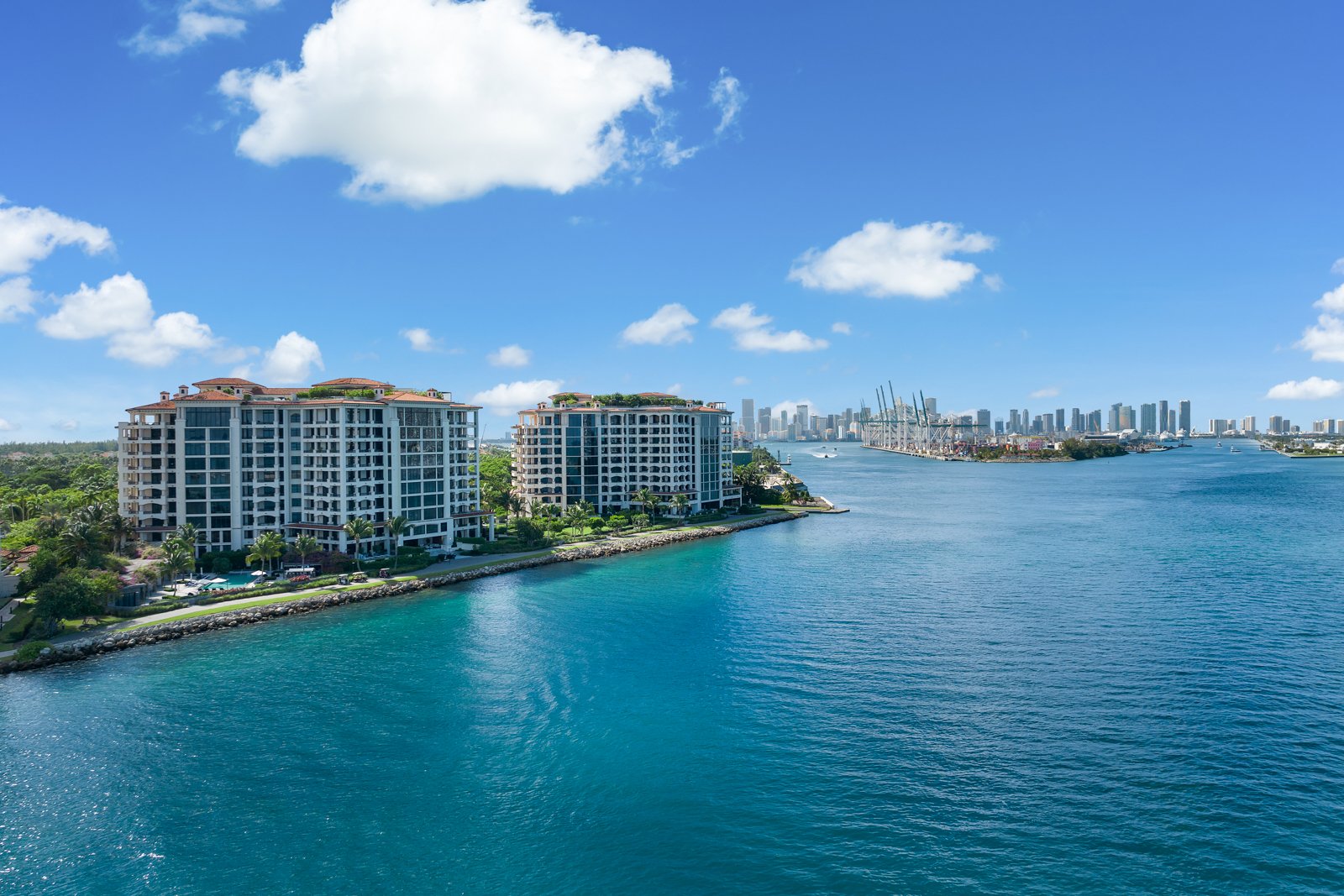 Tennis Star Caroline Wozniacki And Former NBA Star David Lee List Fisher Island Penthouse For $42.5 Million 30.JPG