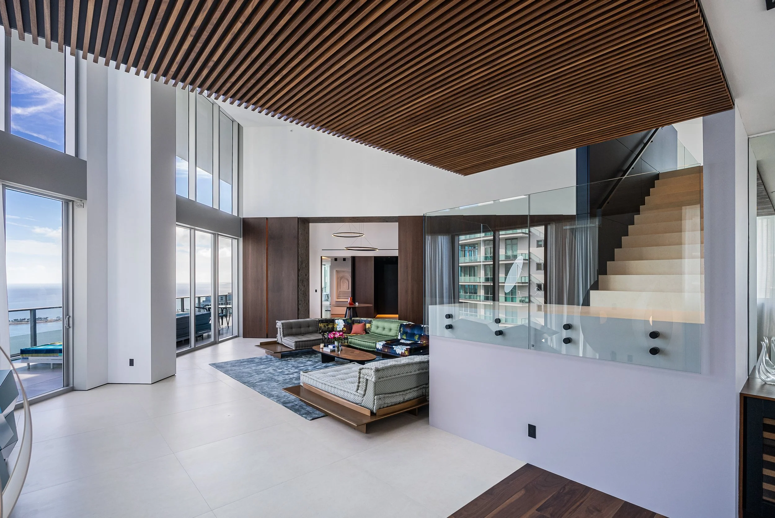 Penthouse-04-2205+change.jpg