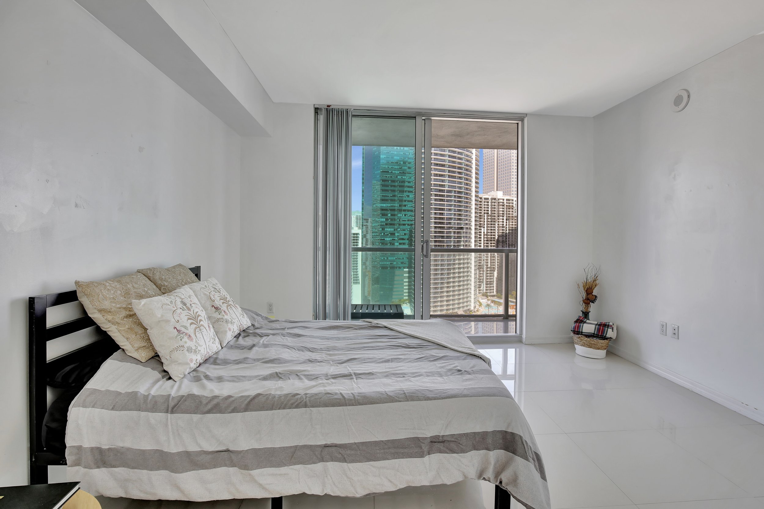 Check Out This Two-Bedroom Condo For Under $900K In Brickell 2.jpg