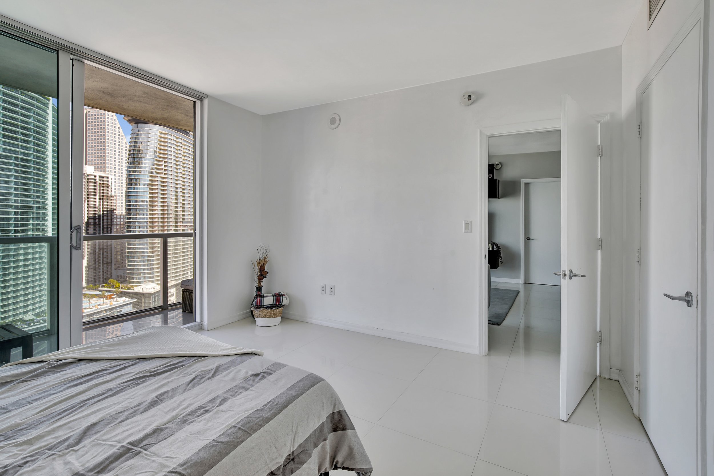 Check Out This Two-Bedroom Condo For Under $900K In Brickell 3.jpg