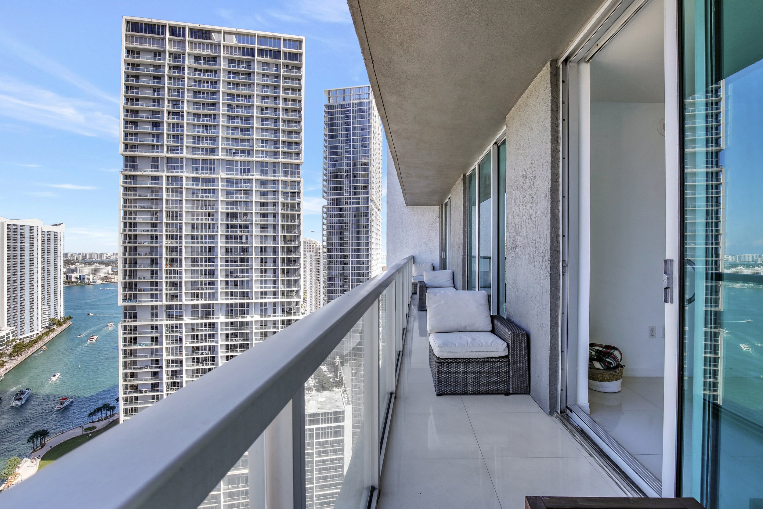 Check Out This Two-Bedroom Condo For Under $900K In Brickell 6.jpg