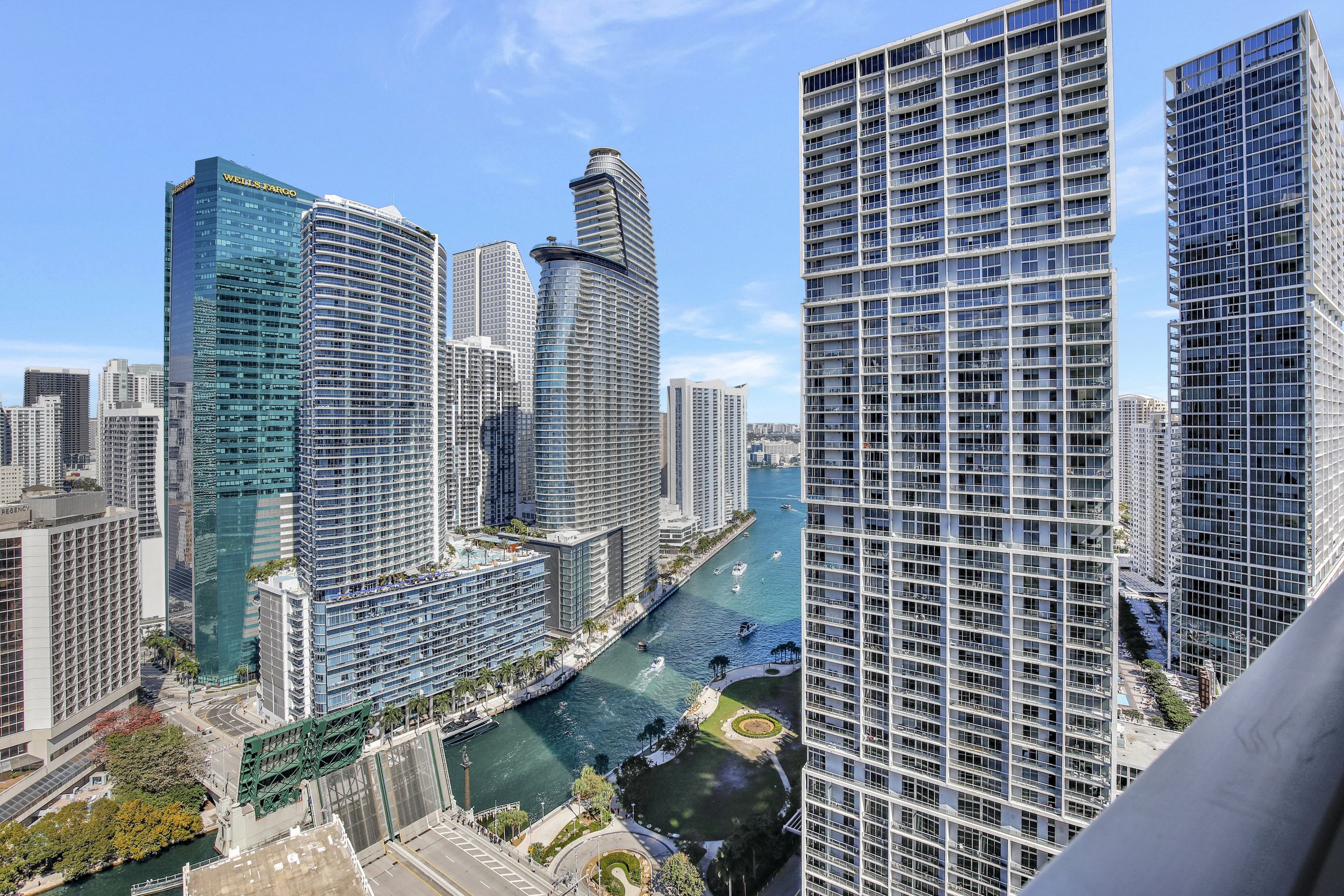Check Out This Two-Bedroom Condo For Under $900K In Brickell 7.jpg