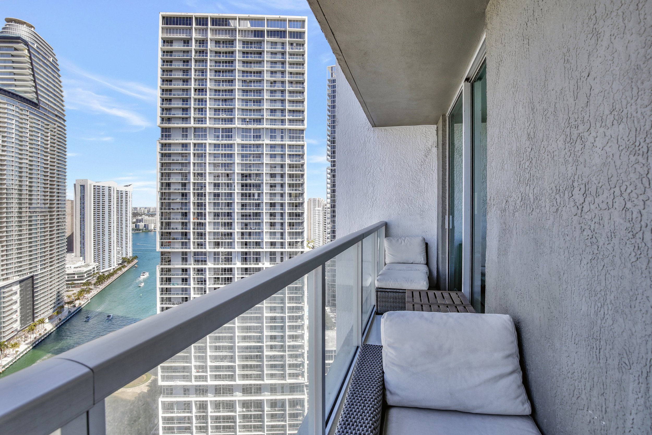 Check Out This Two-Bedroom Condo For Under $900K In Brickell 8.jpg