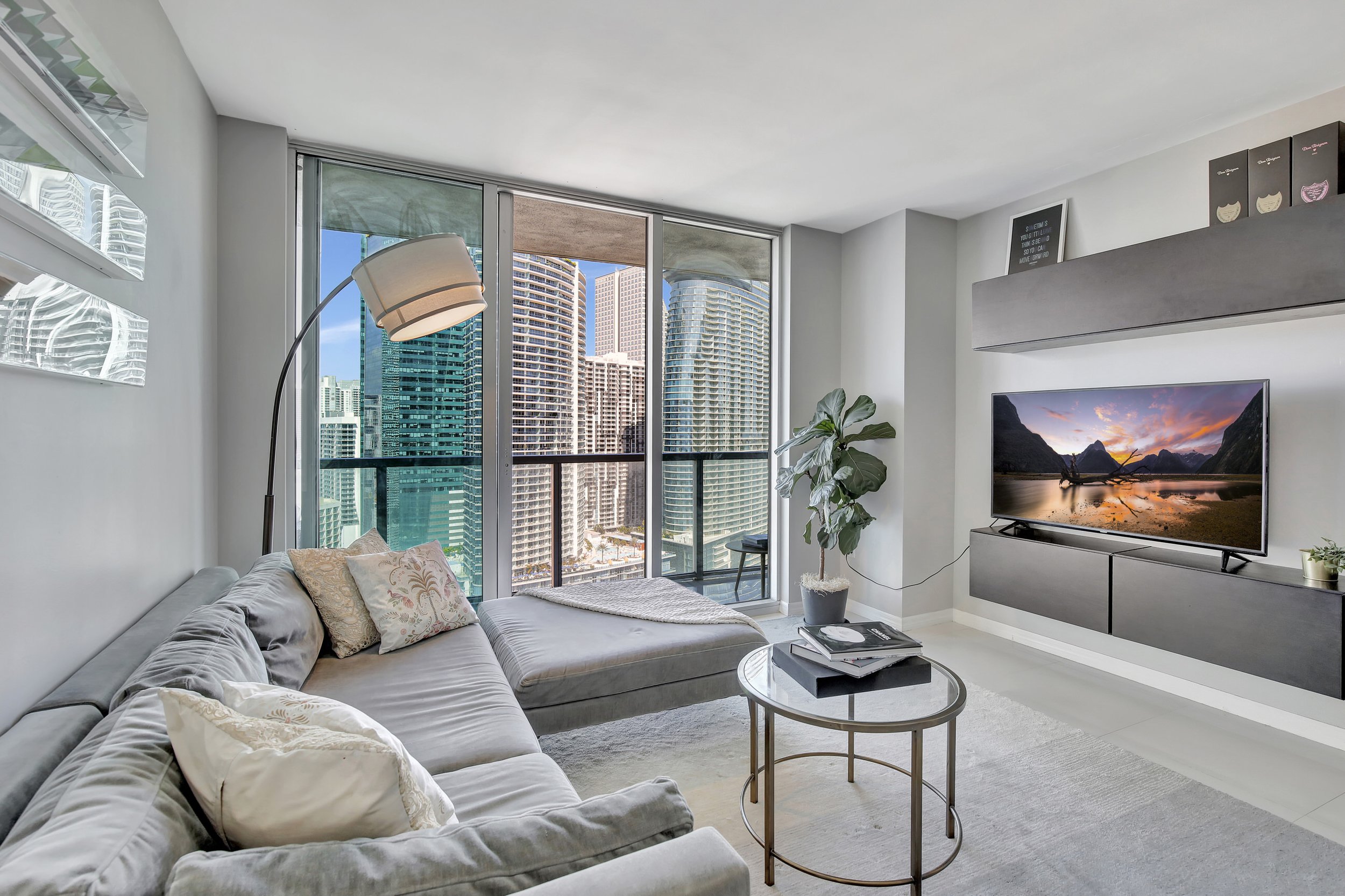 Check Out This Two-Bedroom Condo For Under $900K In Brickell 12.jpg