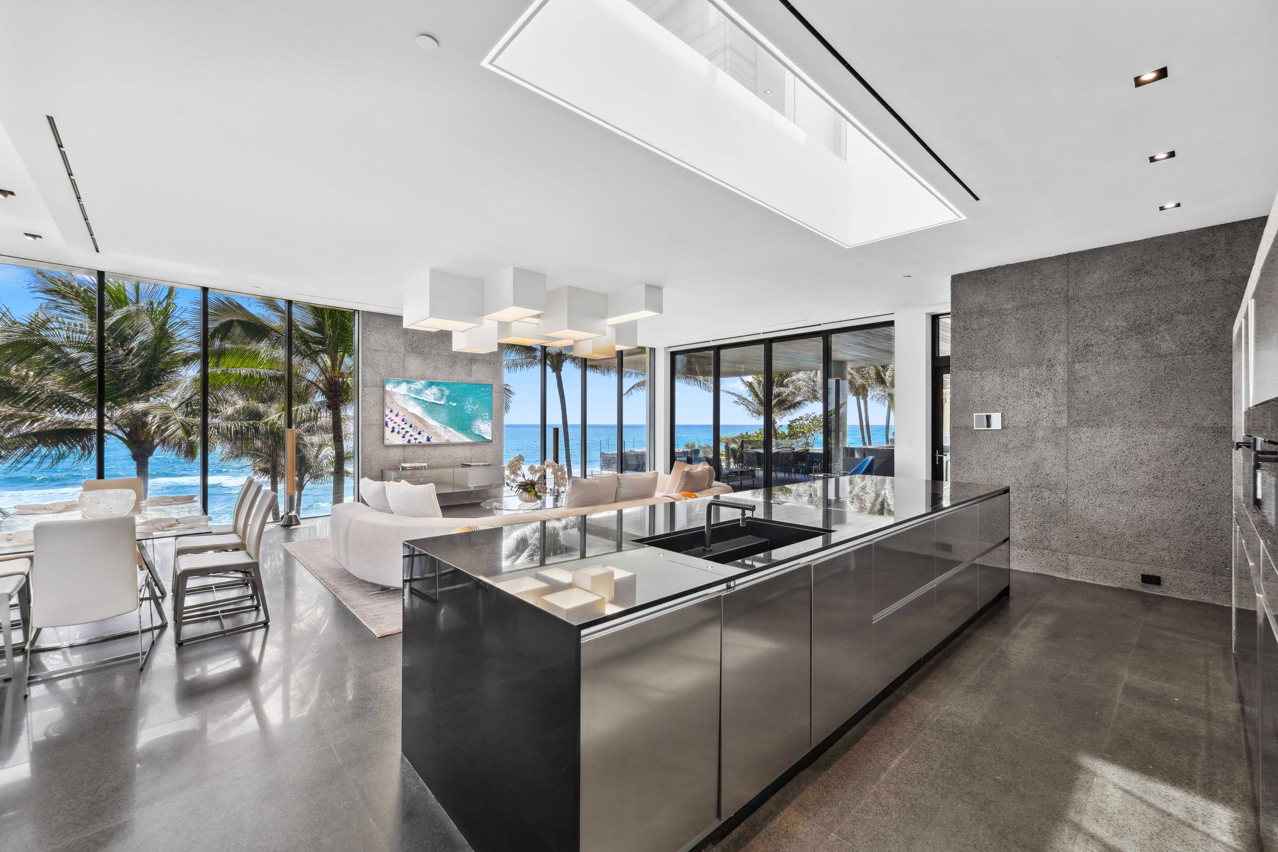 Billionaire King of Subprime Car Loans Lists Lavish Highland Beach Oceanfront Estate With Sky Deck For $44 Million 14.jpg