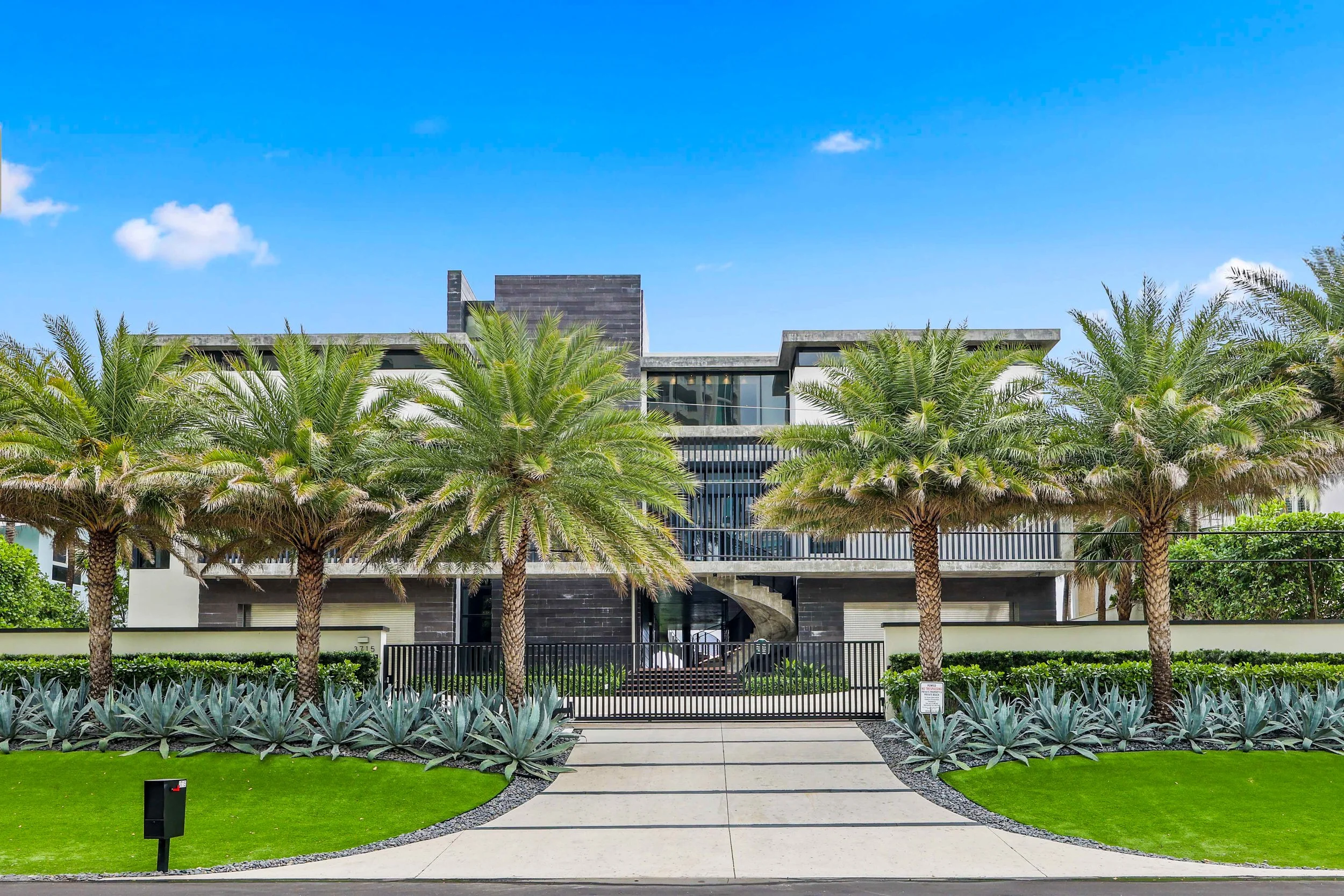 Billionaire King of Subprime Car Loans Lists Lavish Highland Beach Oceanfront Estate With Sky Deck For $44 Million 58.jpg