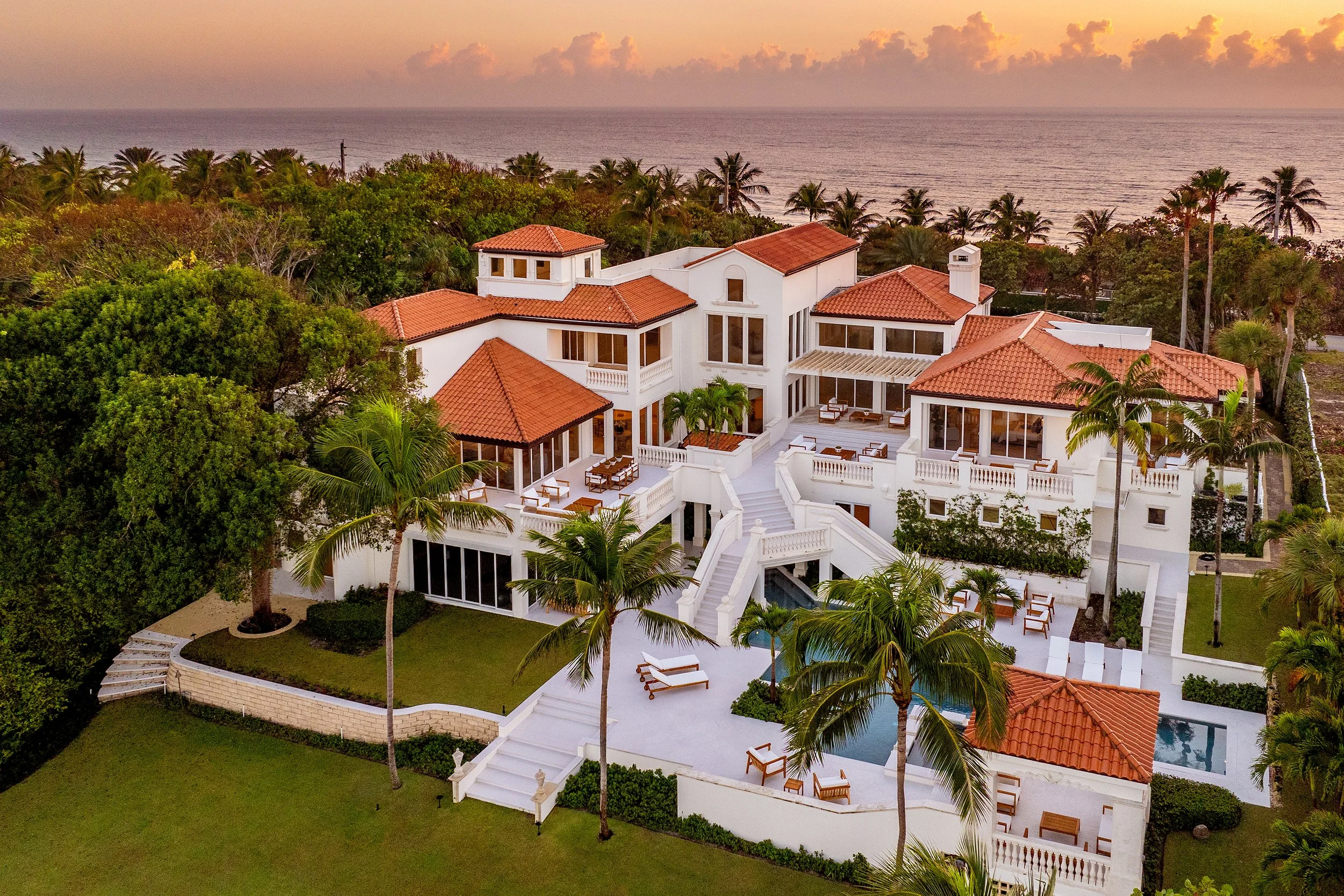 Sean Hannity's Billionaire's Row Ocean-To-Intracoastal Manalapan Estate Hits Market For $44.9 Million 31.jpg
