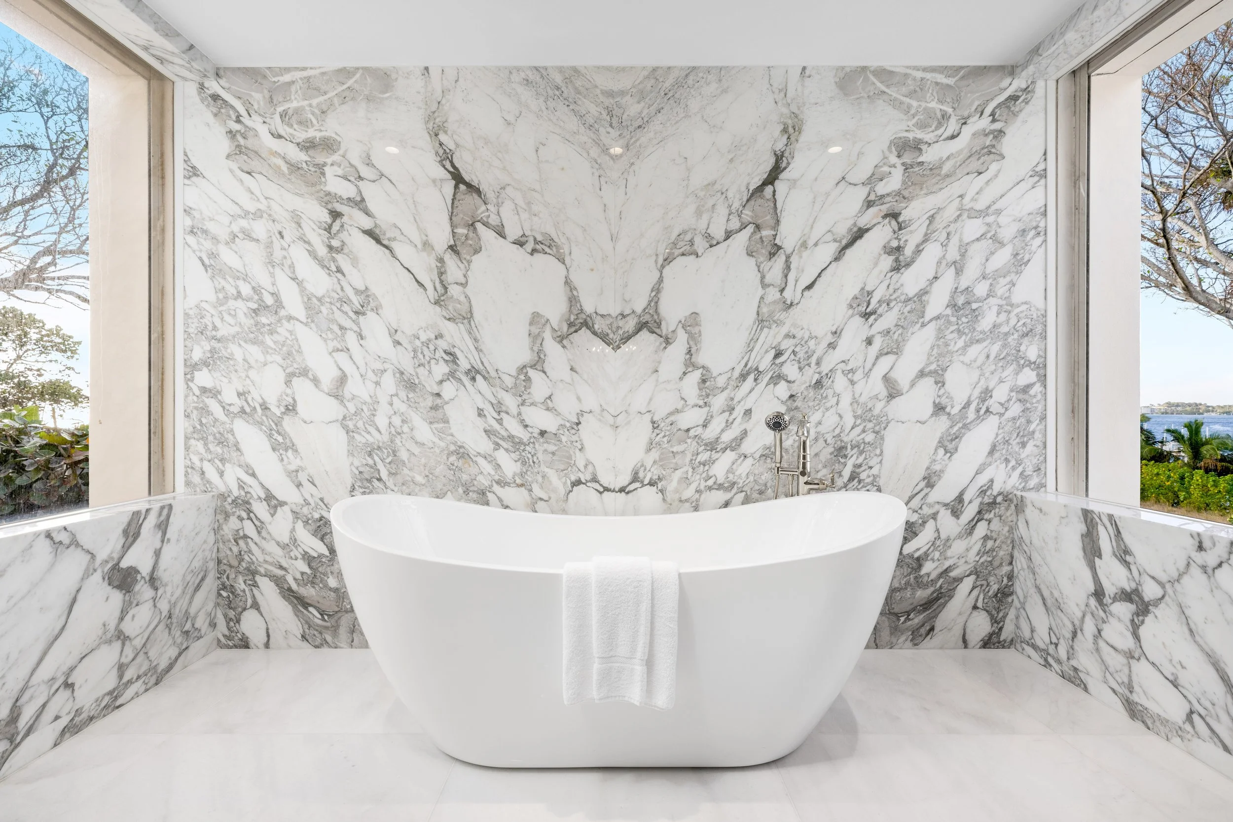 Sean Hannity's Billionaire's Row Ocean-To-Intracoastal Manalapan Estate Hits Market For $44.9 Million 21.jpeg