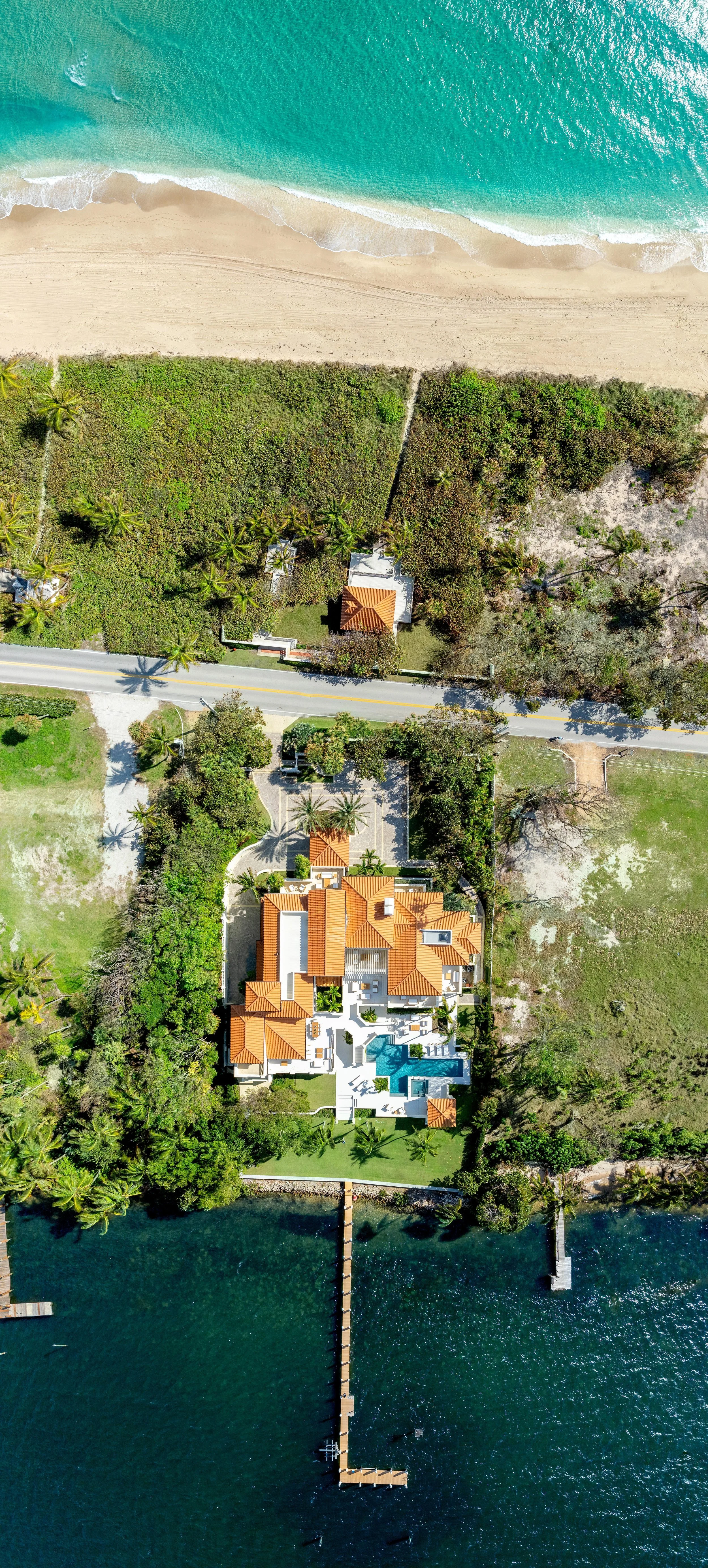 Sean Hannity's Billionaire's Row Ocean-To-Intracoastal Manalapan Estate Hits Market For $44.9 Million 43.jpeg