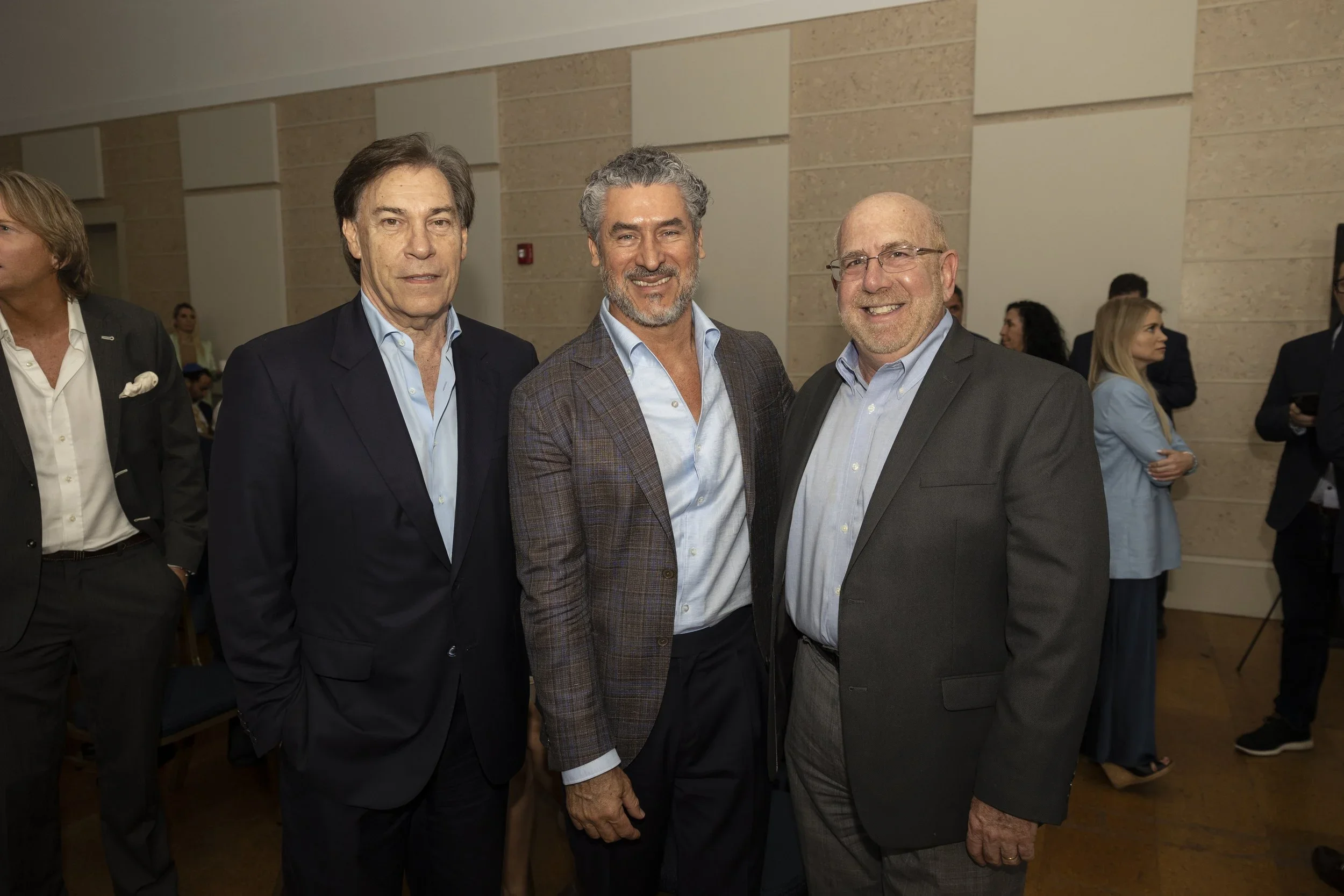 Edgardo Defortuna (Fortune Intl.), Alirio Torrealba (MG Developer) &amp; Israel Kreps 