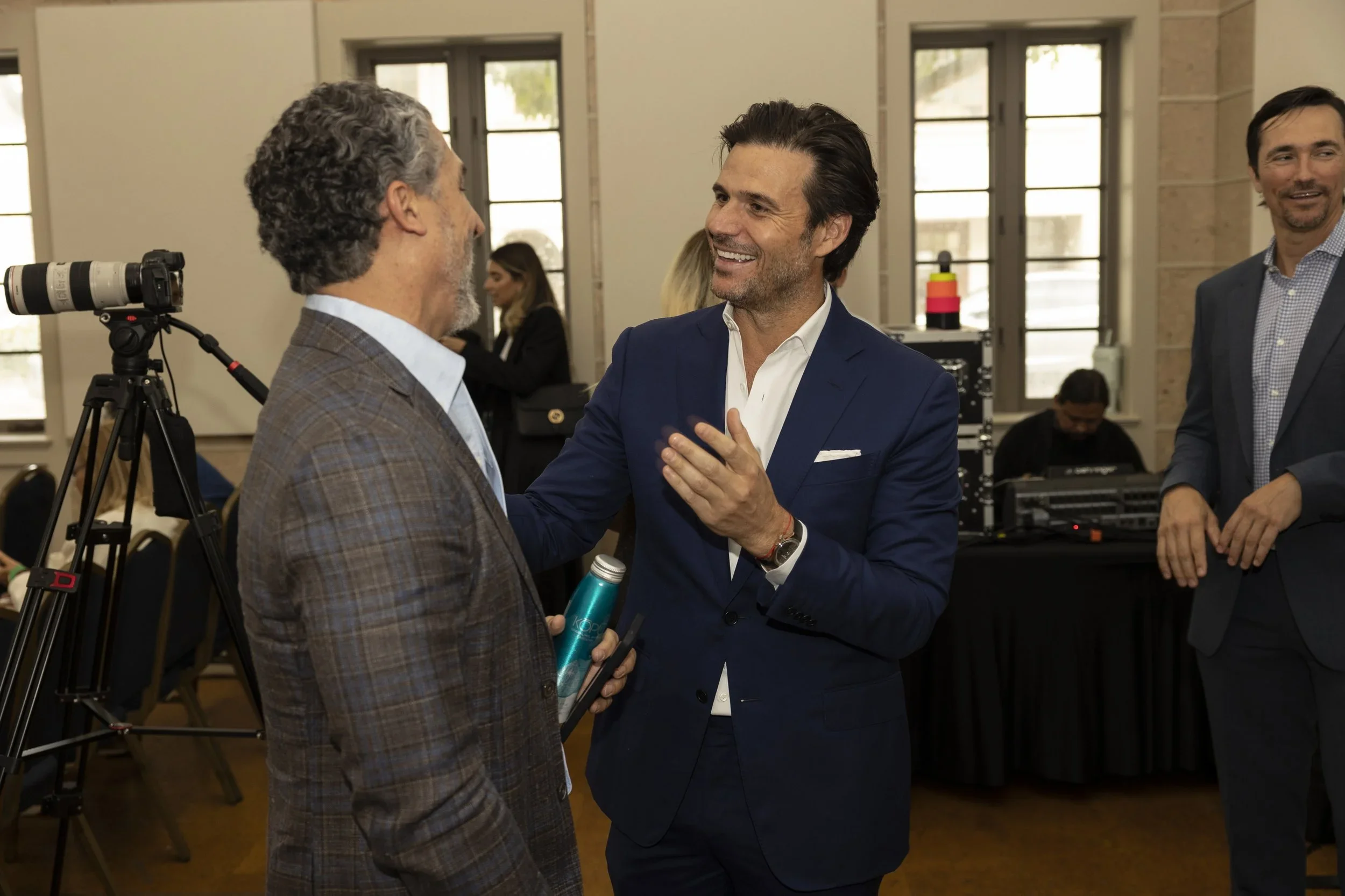 Alirio Torrealba (MG Developer) &amp; Daniel De la Vega (ONEsir)