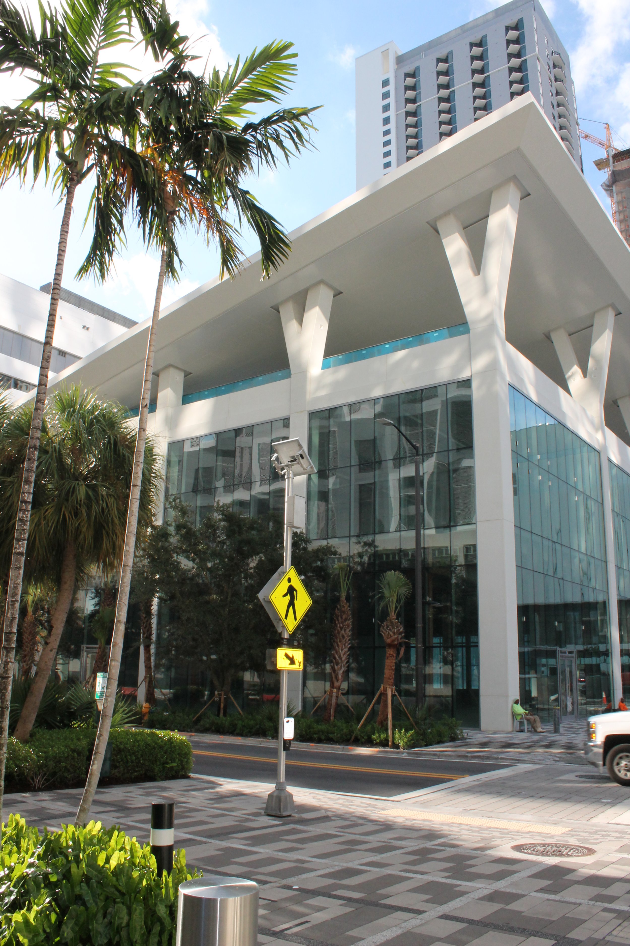 Opening at Miami Worldcenter: El Vecino