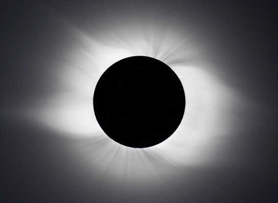 121113_ASTRO_ayiomamitis_solareclipse.jpg.CROP.original-original.jpg