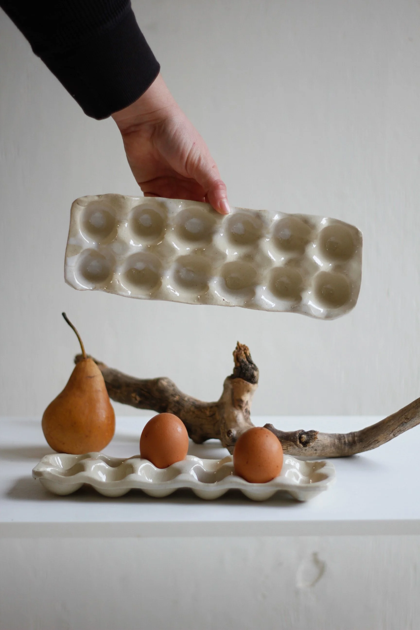 egg tray in "light"