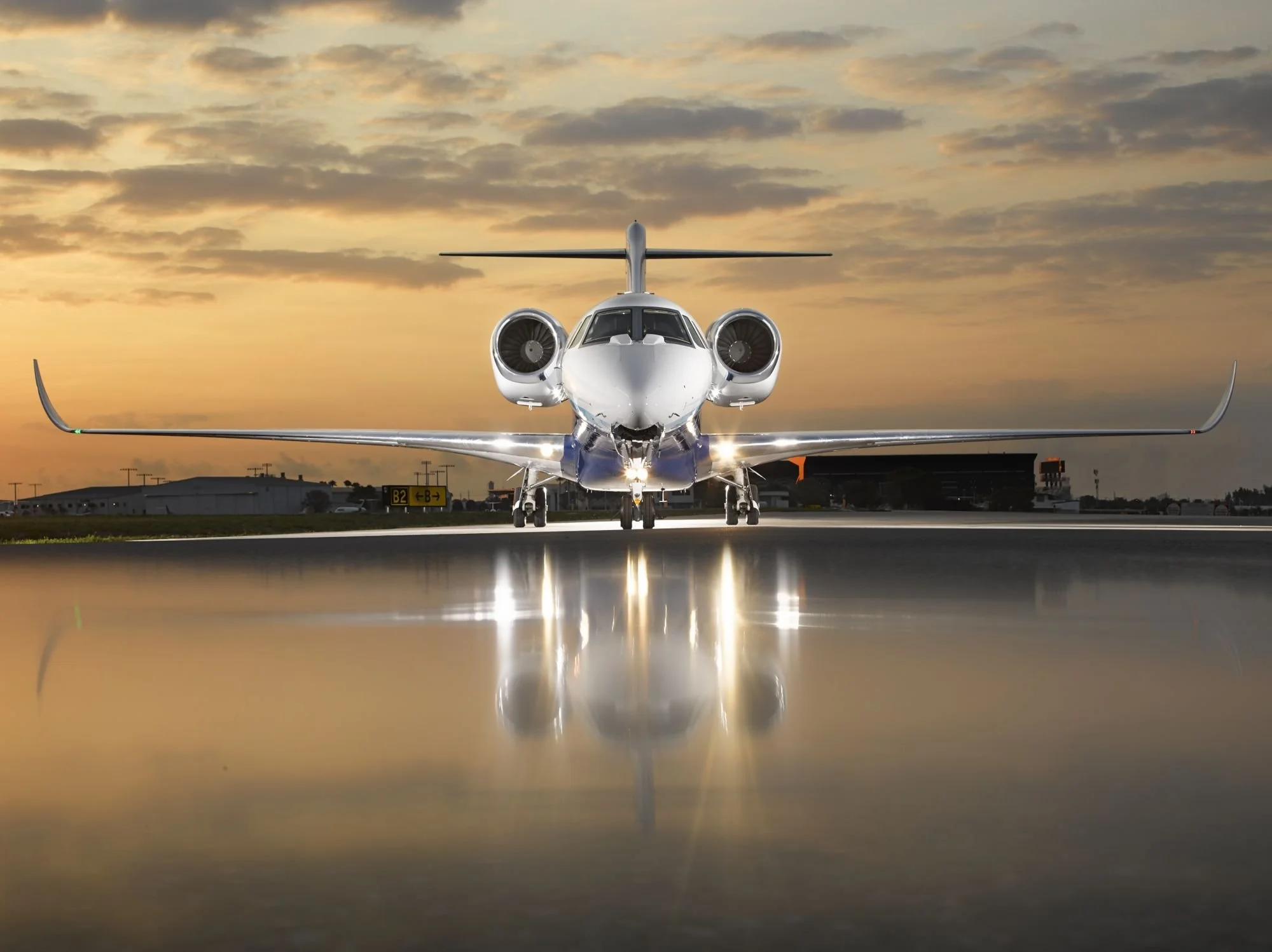 Citation X sunset head-on.jpg