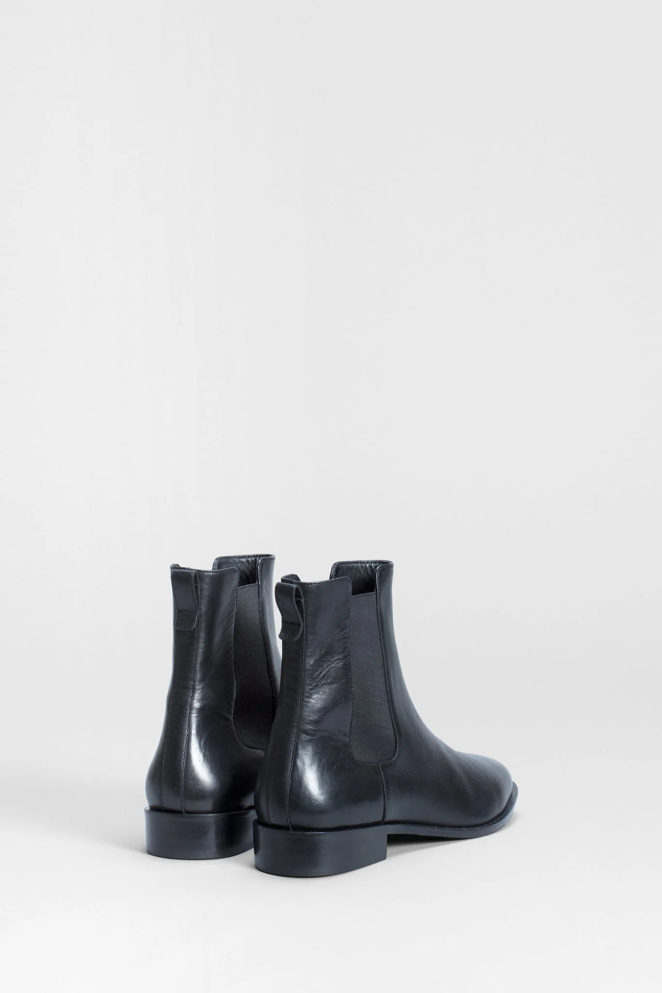 Elk Lauker Chelsea Boots Black back.jpg