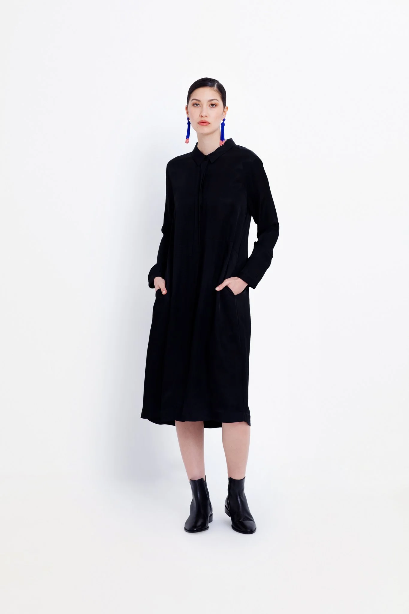 Elk Lauker Chelsea Boots Black on.jpg