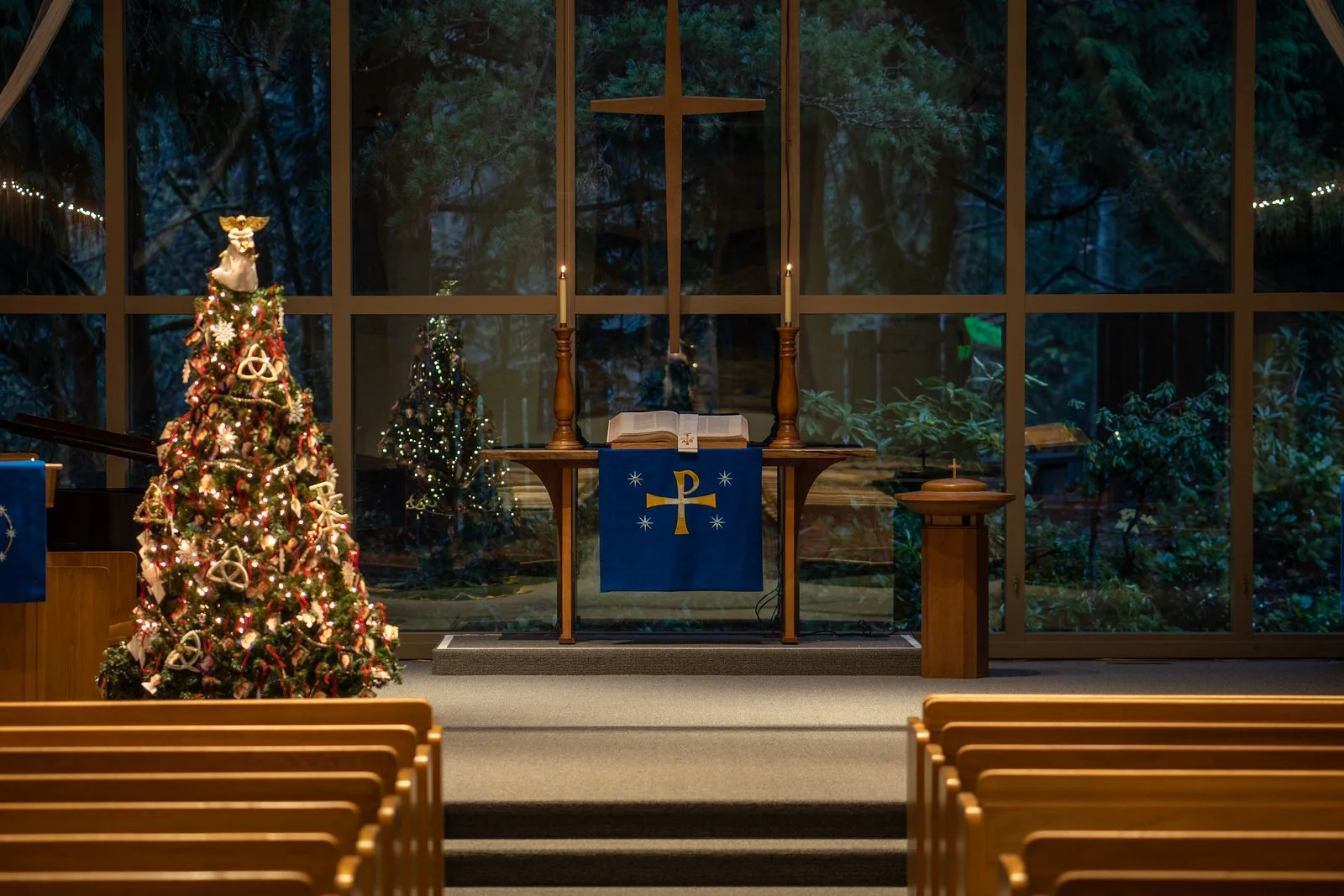   Whoever you are, and wherever you are on life’s journey, you are welcome here!   10AM in-person and virtual Sunday services  CHRISTMAS EVE SERVICES - DECEMBER 24  4pm - a shorter interactive service for all  7pm - a traditional service with Christm