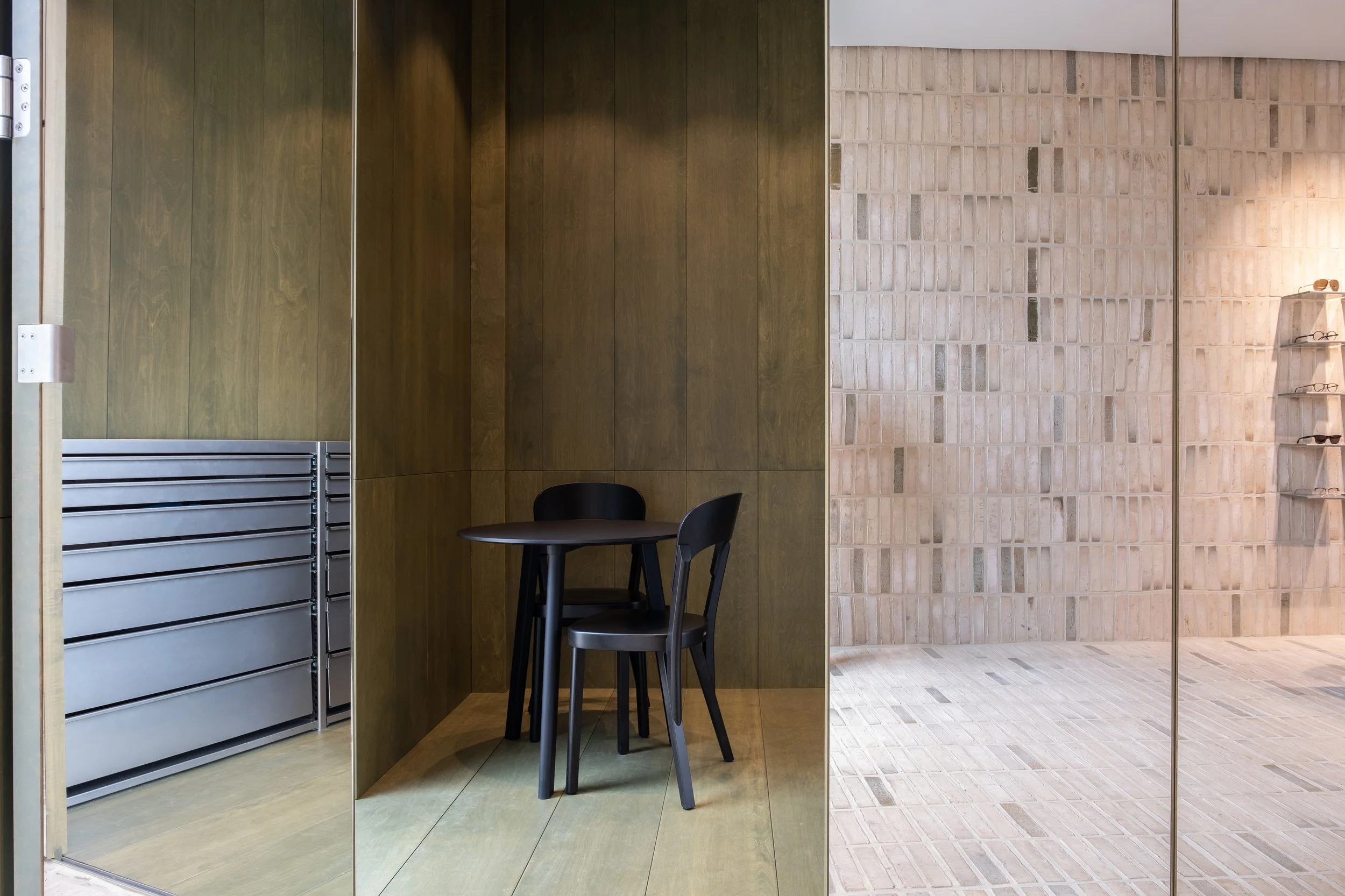  The result is an optical interior where function and perception become one — inviting visitors to look, move, discover and see the space from a different perspective.  ›Location Dilsen-Stokkem, Belgium ›Client Zware Jongens ›Branding by Zware Jongen