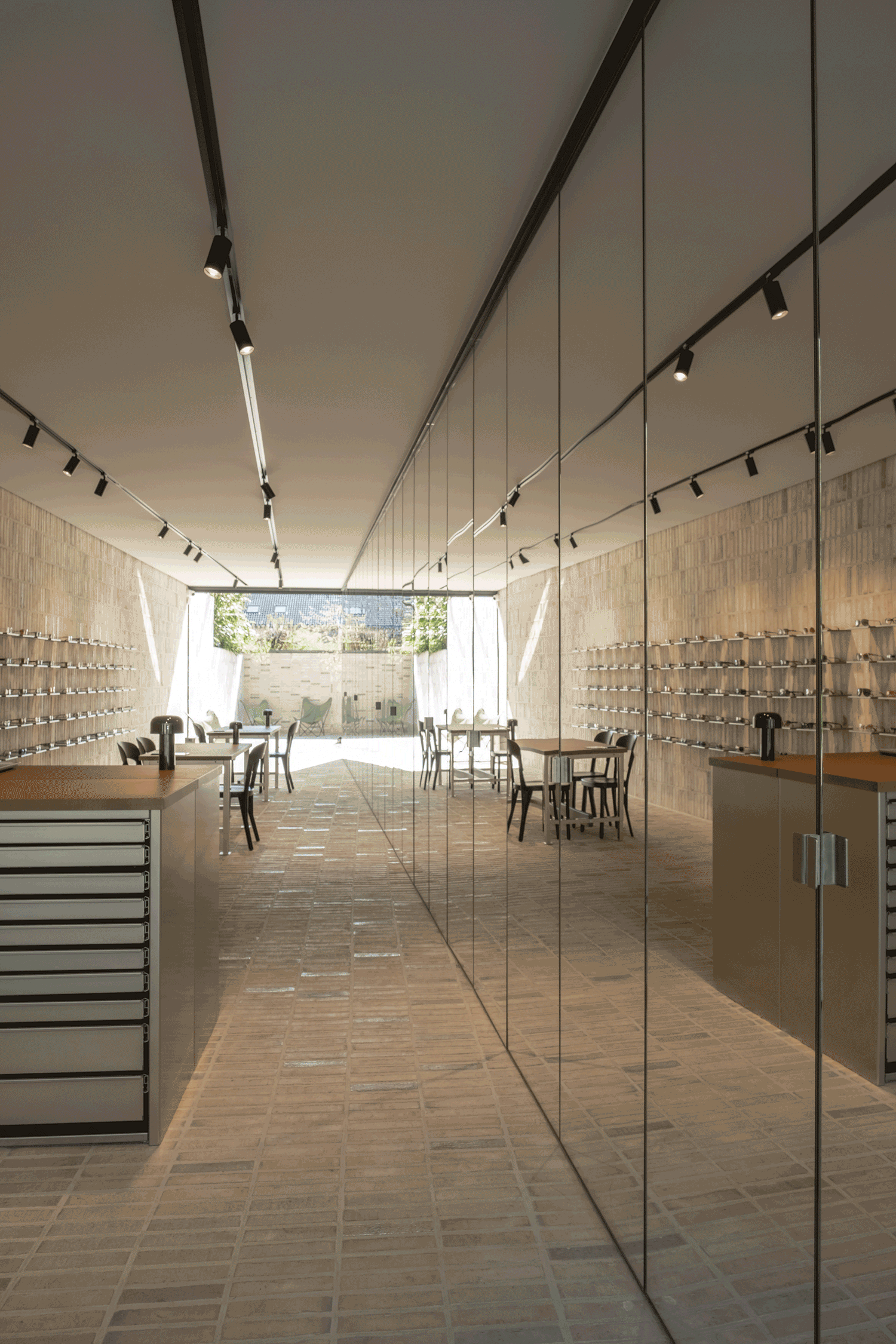 Photo-by-Tibods_Hons-Optician_Studio-JVL_13.gif