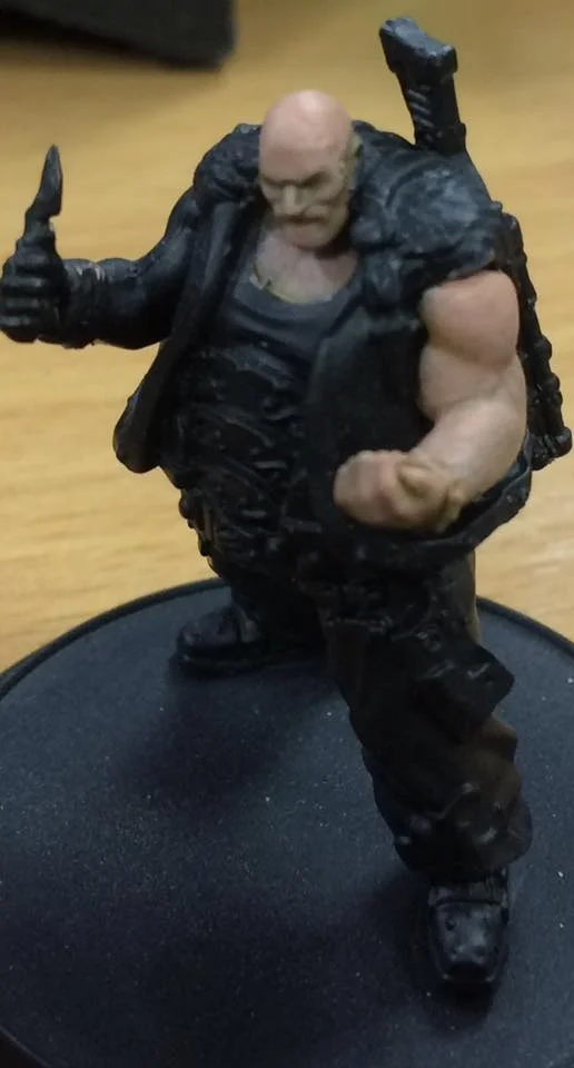 Highlight the muscles with a thin coat (3-1) of Midlund Flesh. Aim the highlights to cover two thirds of the surface and feather the edges out.
