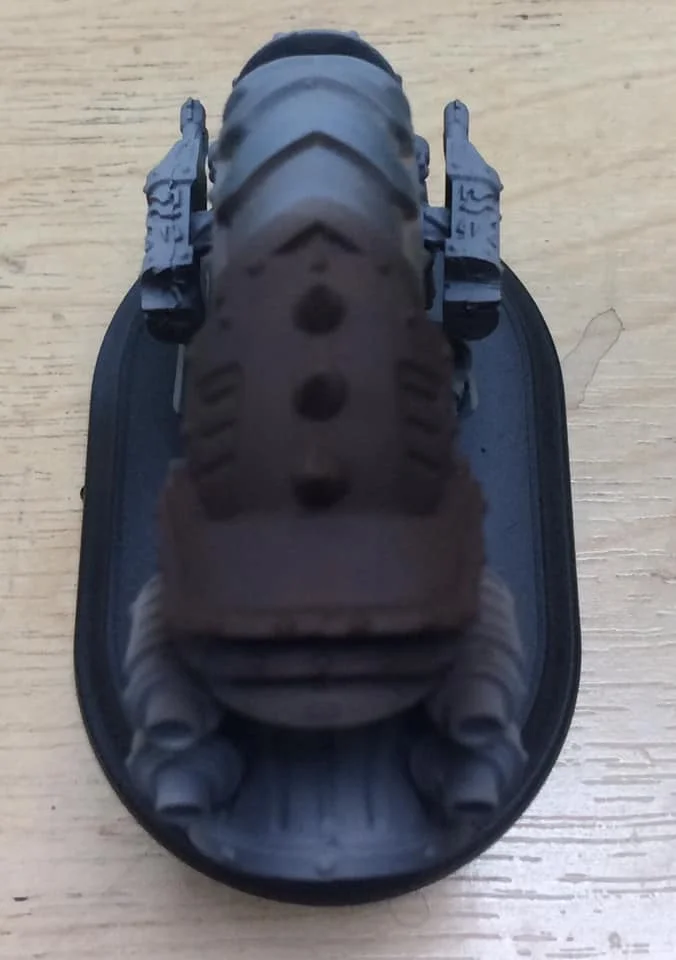 Umbral Umber was laid down in two passes. One of the great things about P3 is that there is no need for thinners, retarder or any other medium apart from water. I water my Airbrush mixes down around 3 parts water to one part paint.