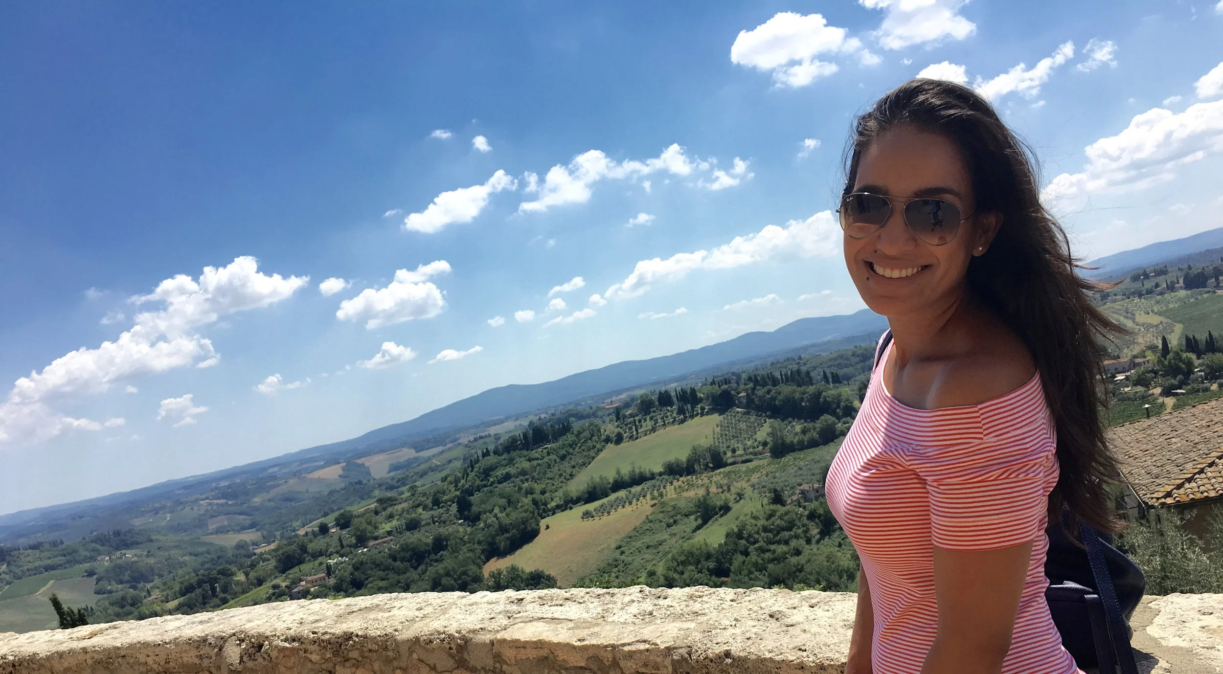 San San Gemignano y sus vistas de La Toscana. @daniglambook