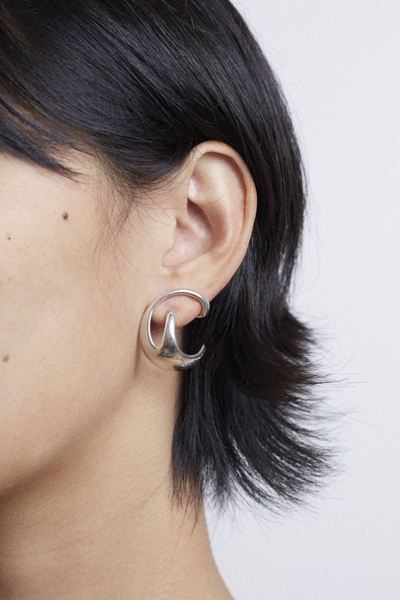 JULIA BARTSCH JEWELLERY illusion hoop model 6.JPG