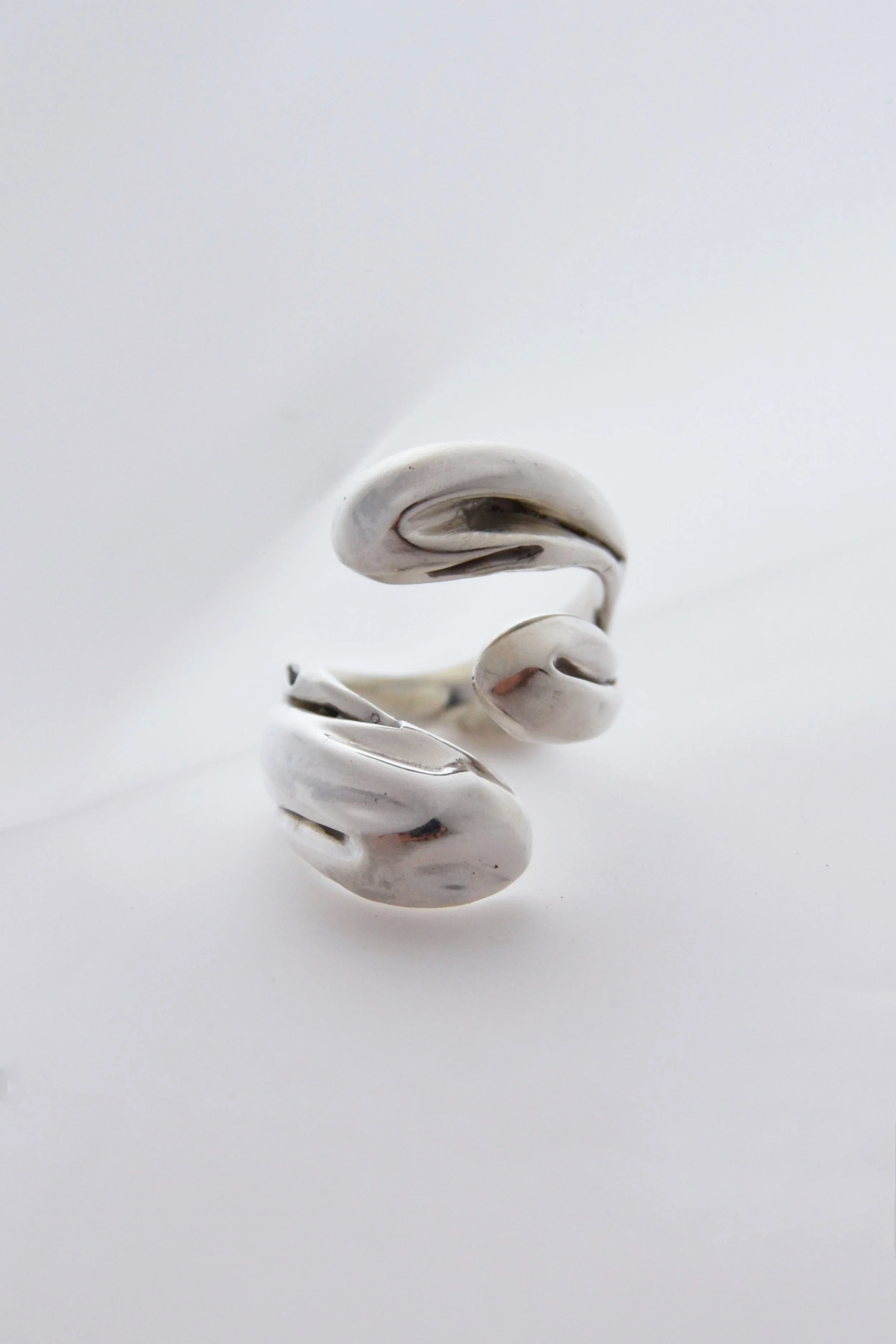 Descending fold | Ring