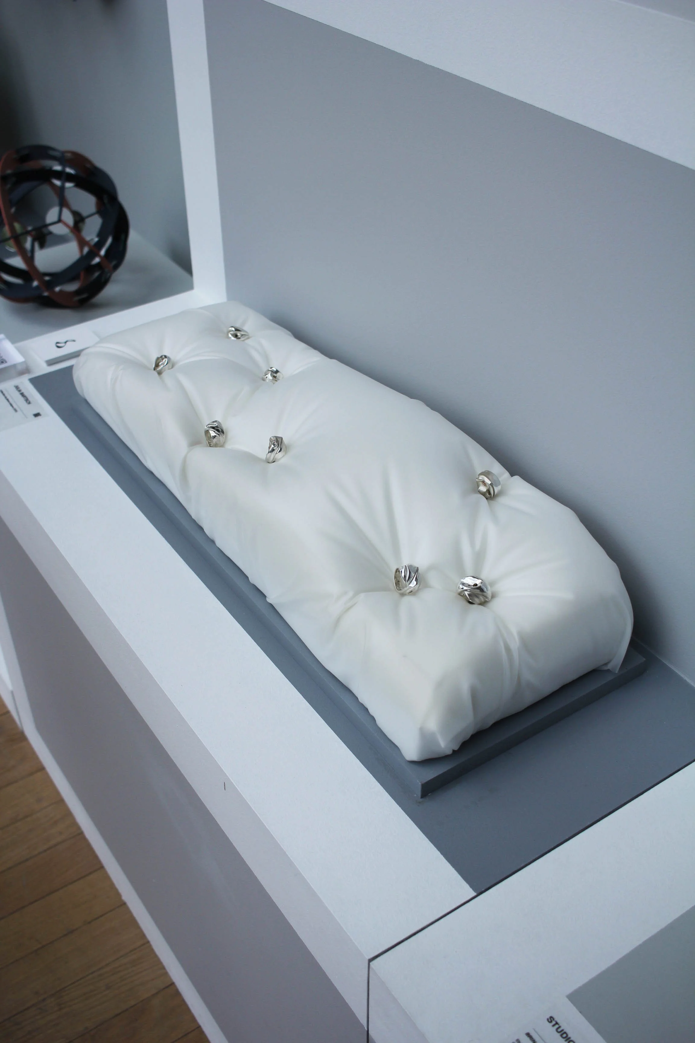 julia-bartsch-grand-palais-contemporary-jewellery.jpg