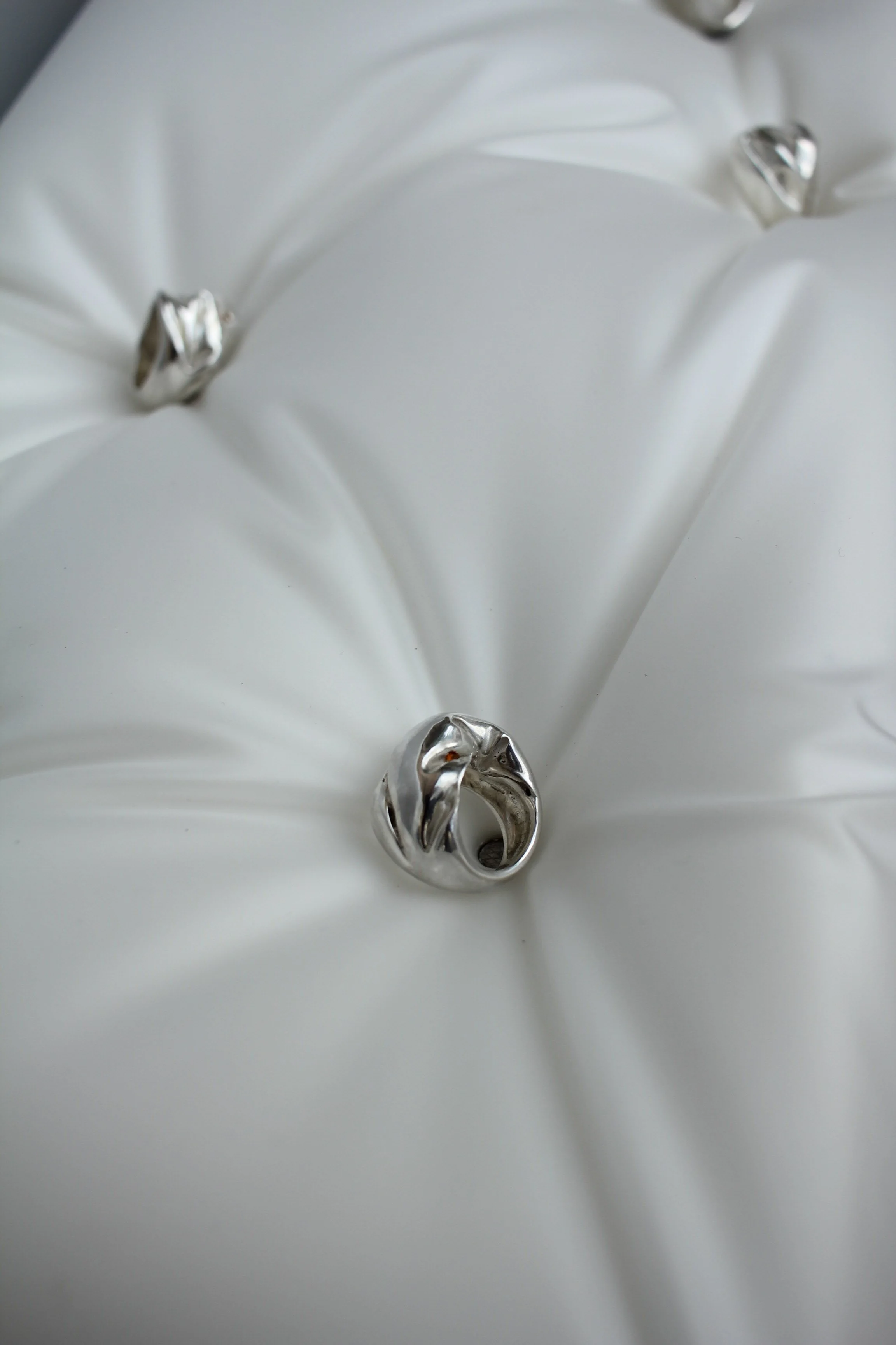 julia-bartsch-silver-ring-exposition-grand-palais.jpg