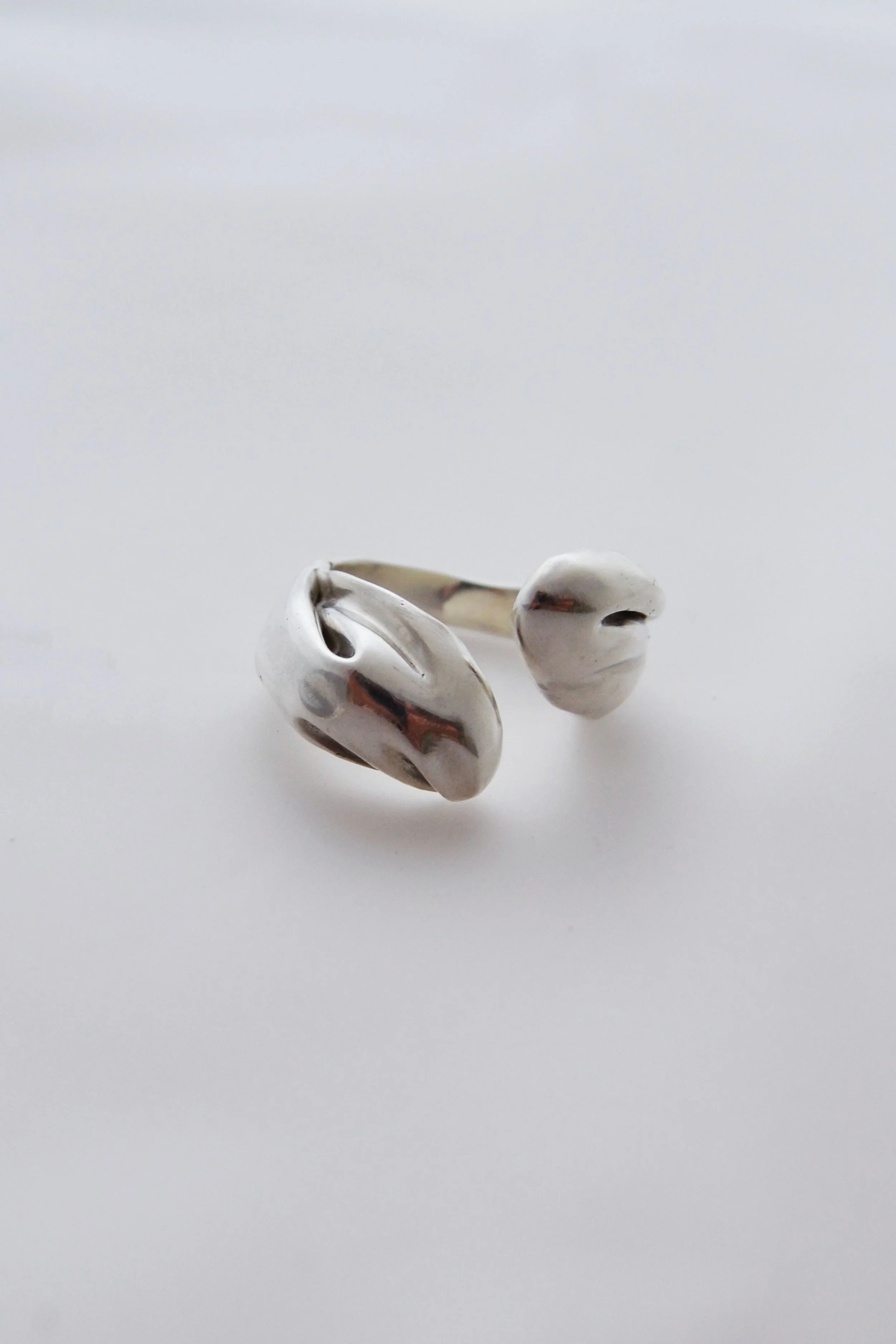 Julia-bartsch-jewellery-atelier-open-fold-ring-7.jpg