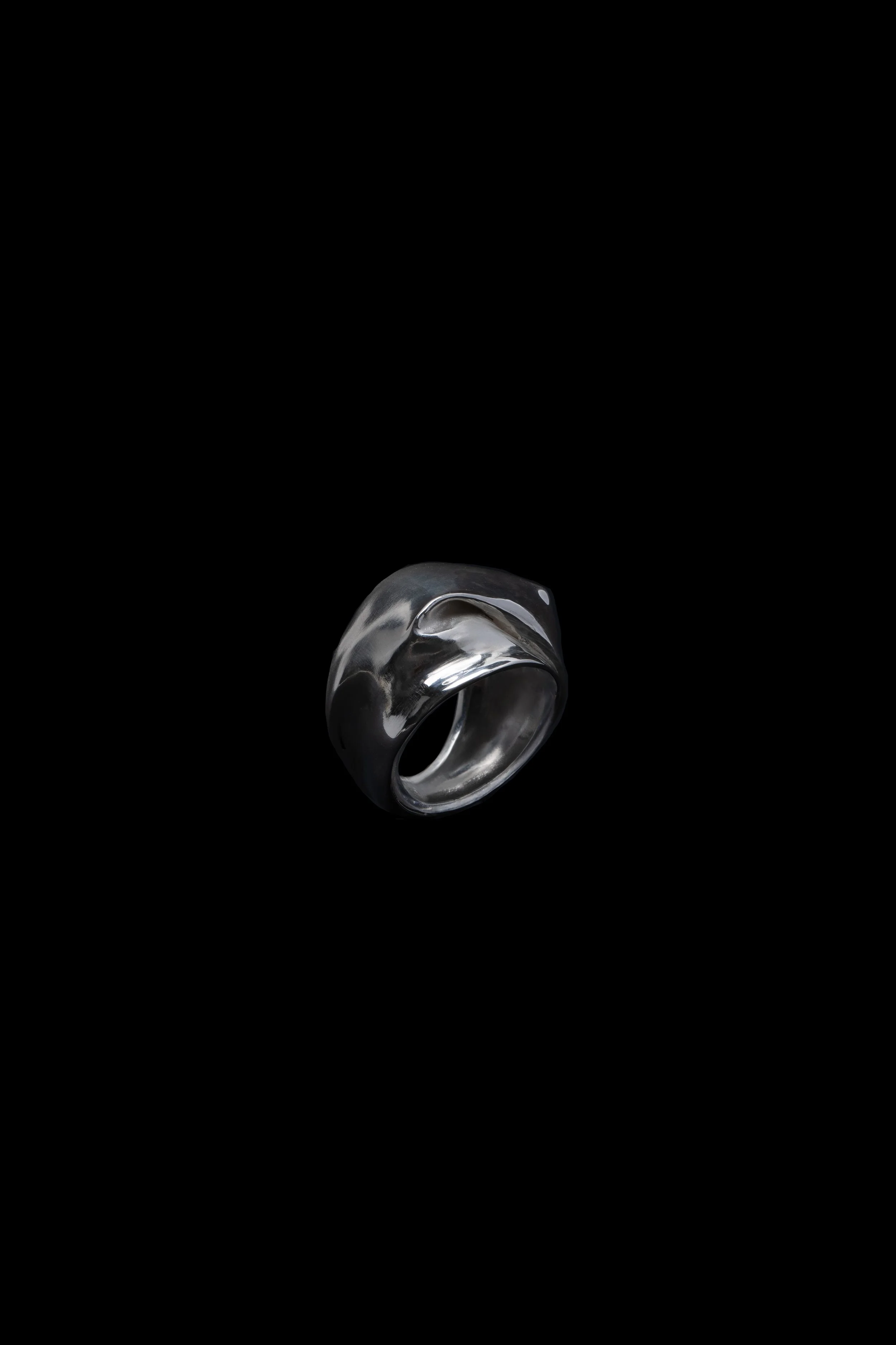 Julia_bartsch_unique_pieces_ring_13_.jpg
